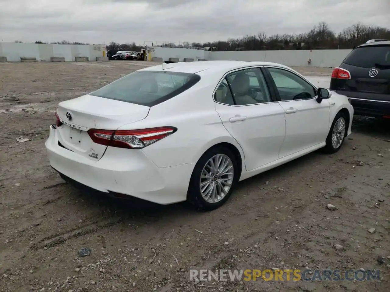 3 Photograph of a damaged car 4T1F31AK9LU019128 TOYOTA CAMRY 2020