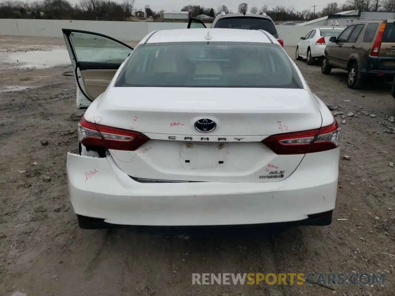 6 Photograph of a damaged car 4T1F31AK9LU019128 TOYOTA CAMRY 2020