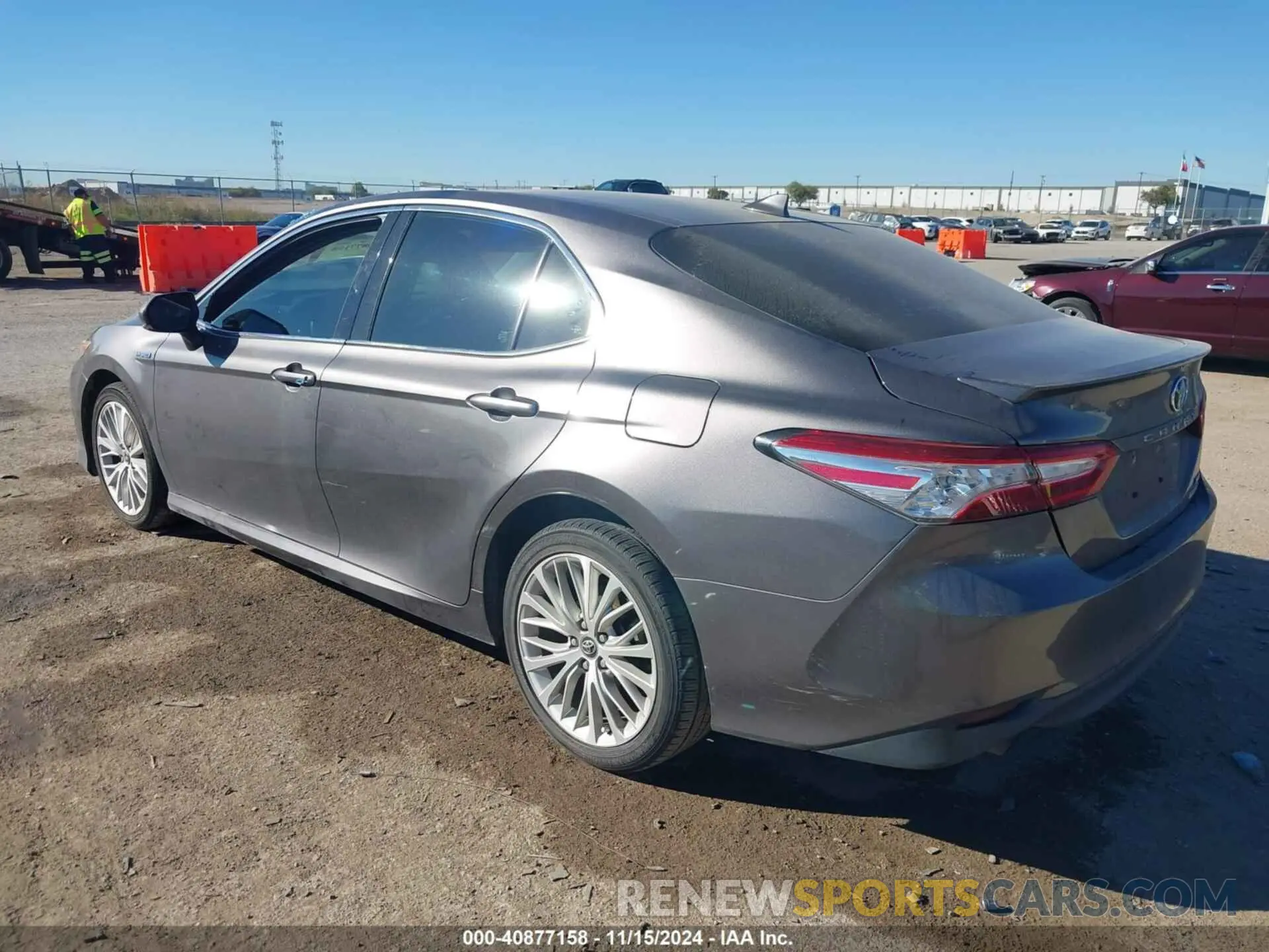3 Photograph of a damaged car 4T1F31AK9LU521007 TOYOTA CAMRY 2020
