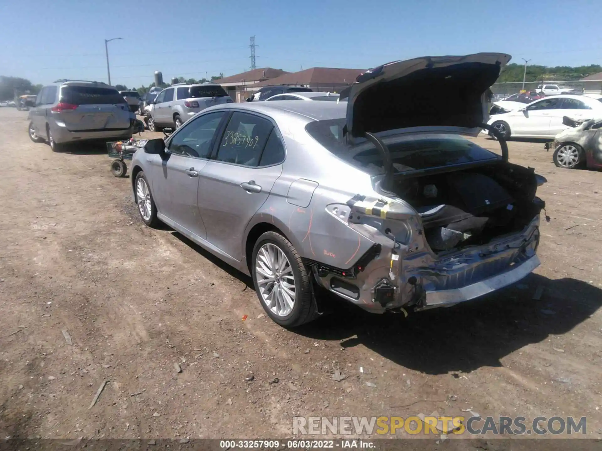 3 Photograph of a damaged car 4T1F31AK9LU536476 TOYOTA CAMRY 2020