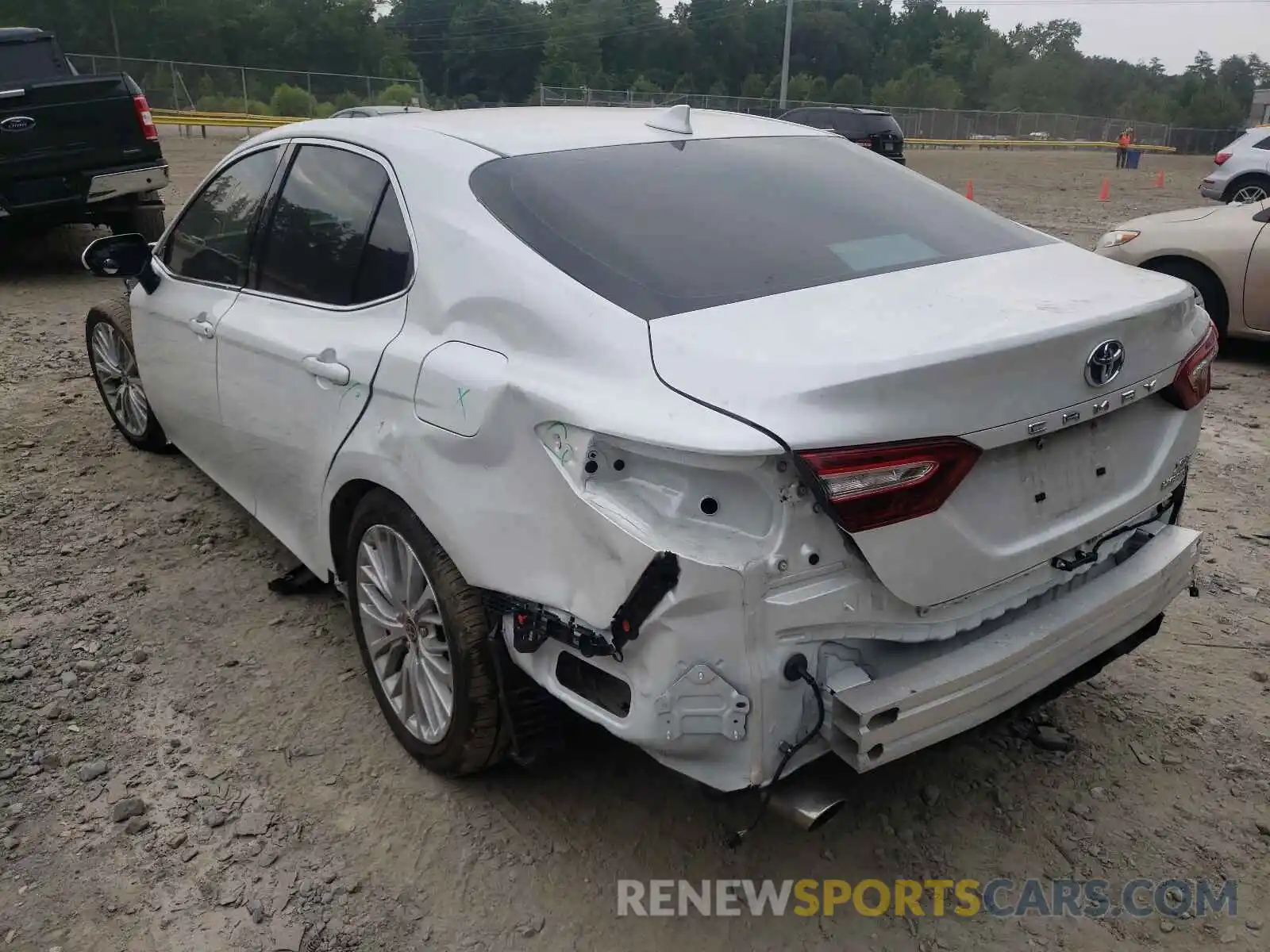 3 Photograph of a damaged car 4T1F31AK9LU541130 TOYOTA CAMRY 2020