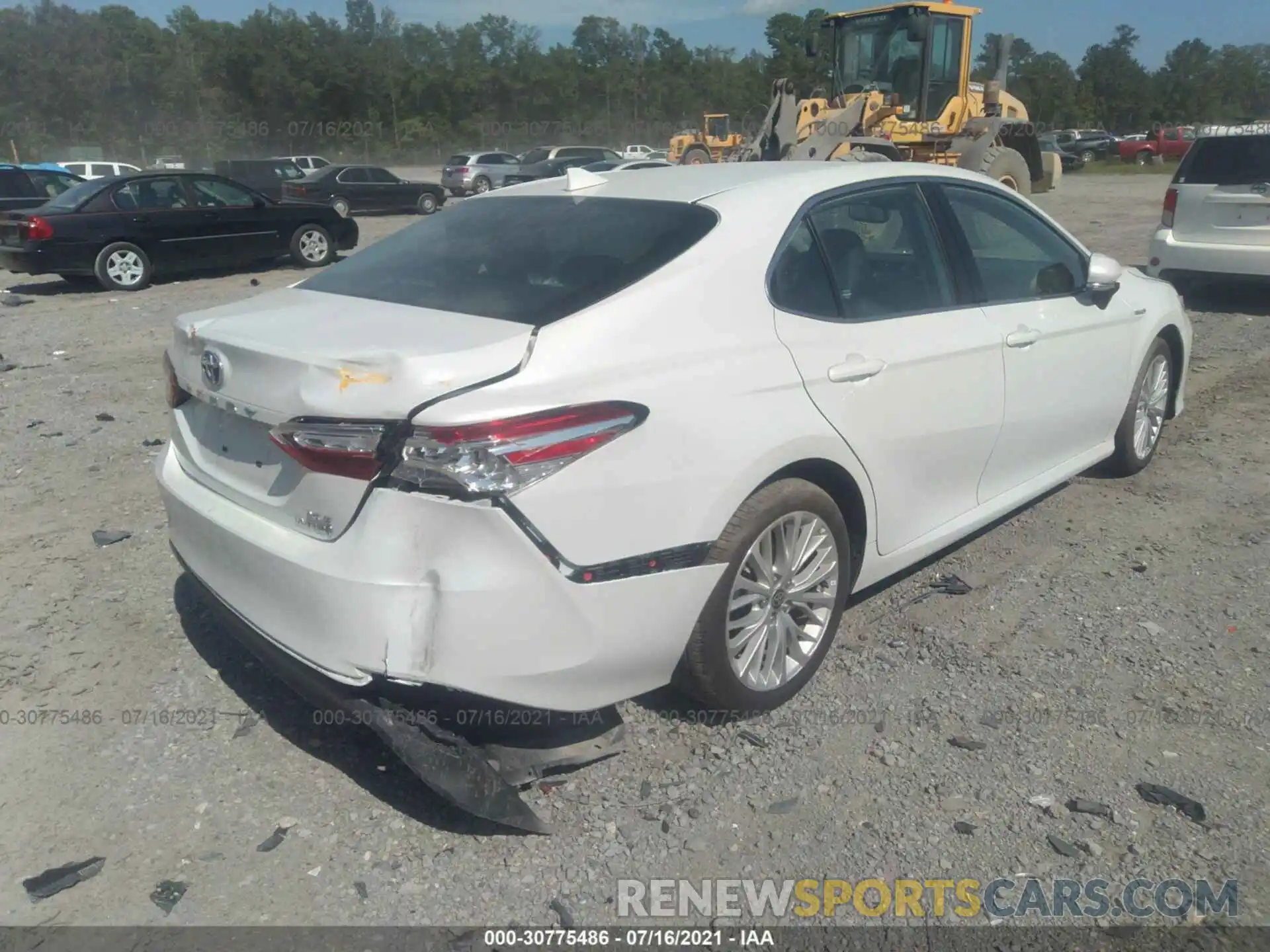 4 Photograph of a damaged car 4T1F31AK9LU544450 TOYOTA CAMRY 2020