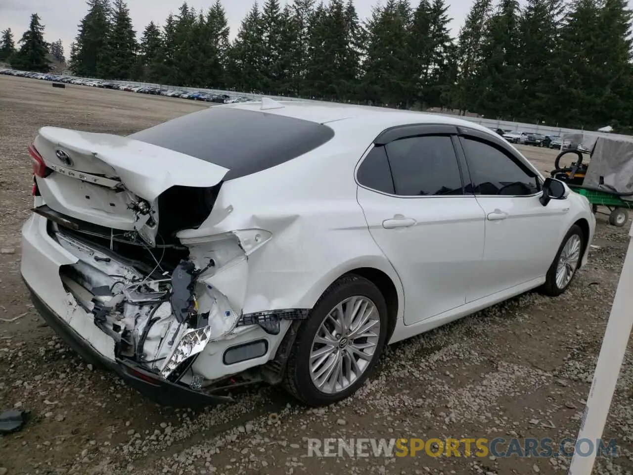3 Photograph of a damaged car 4T1F31AKXLU010440 TOYOTA CAMRY 2020