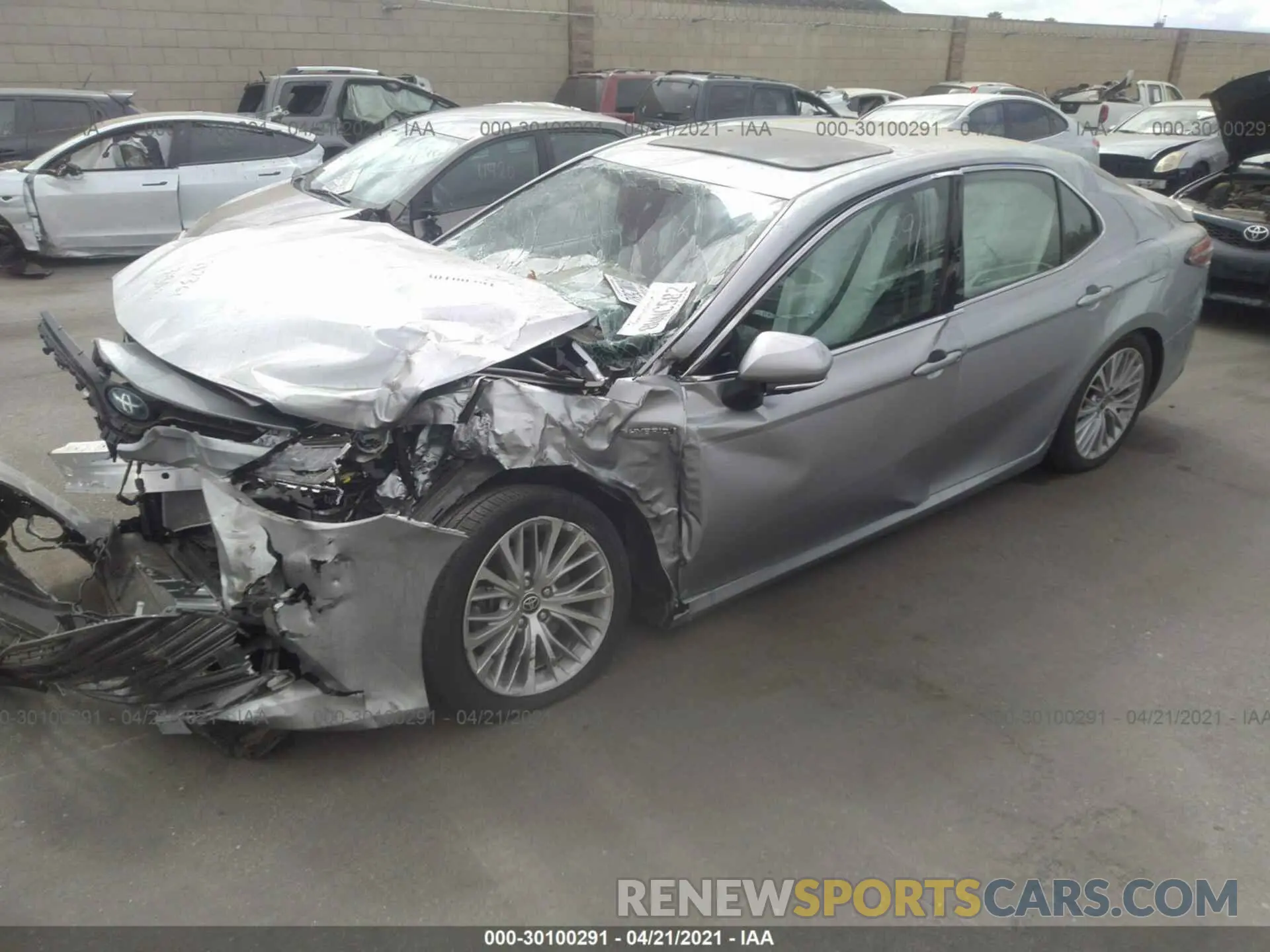 2 Photograph of a damaged car 4T1F31AKXLU019283 TOYOTA CAMRY 2020