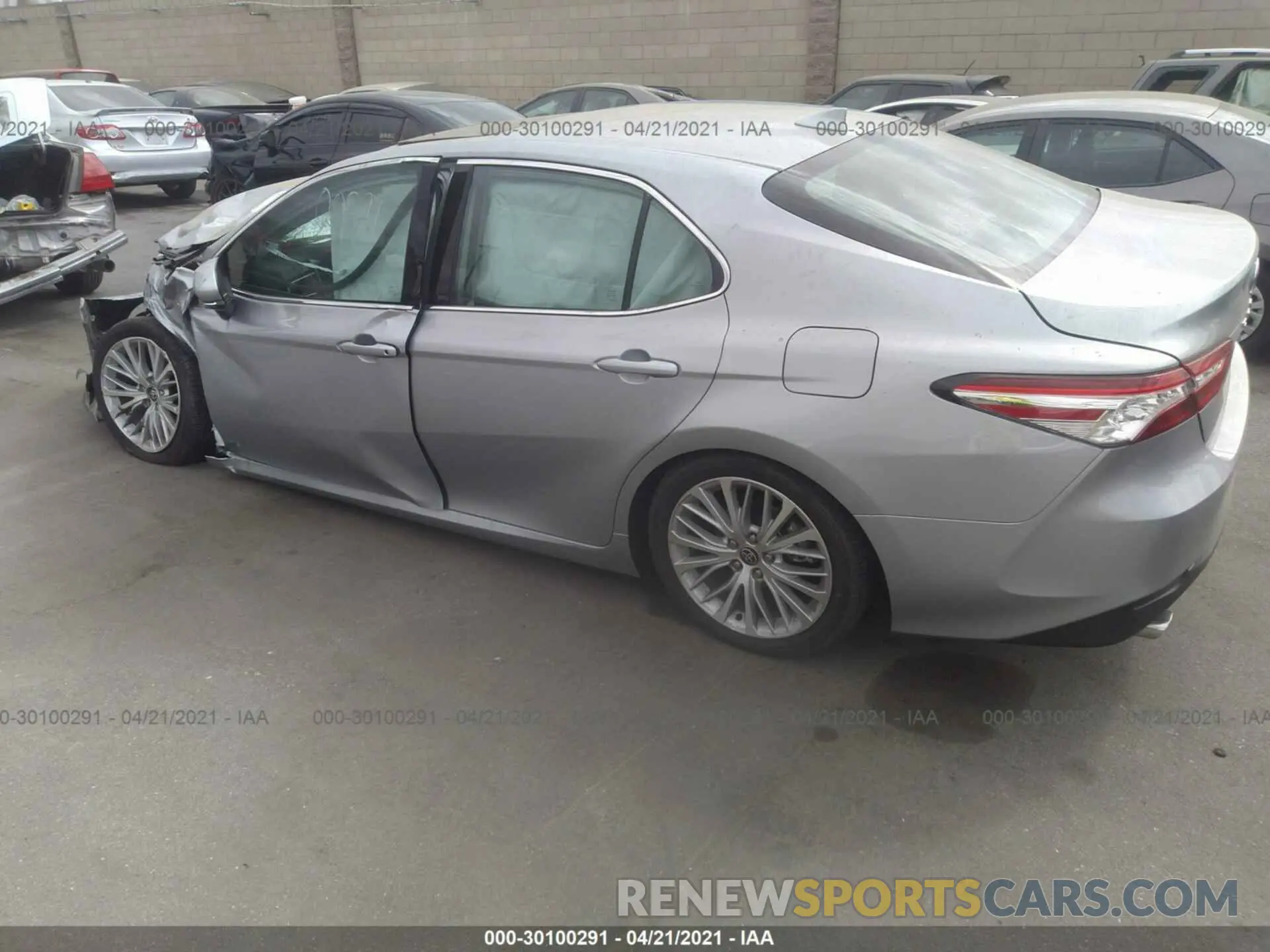 3 Photograph of a damaged car 4T1F31AKXLU019283 TOYOTA CAMRY 2020