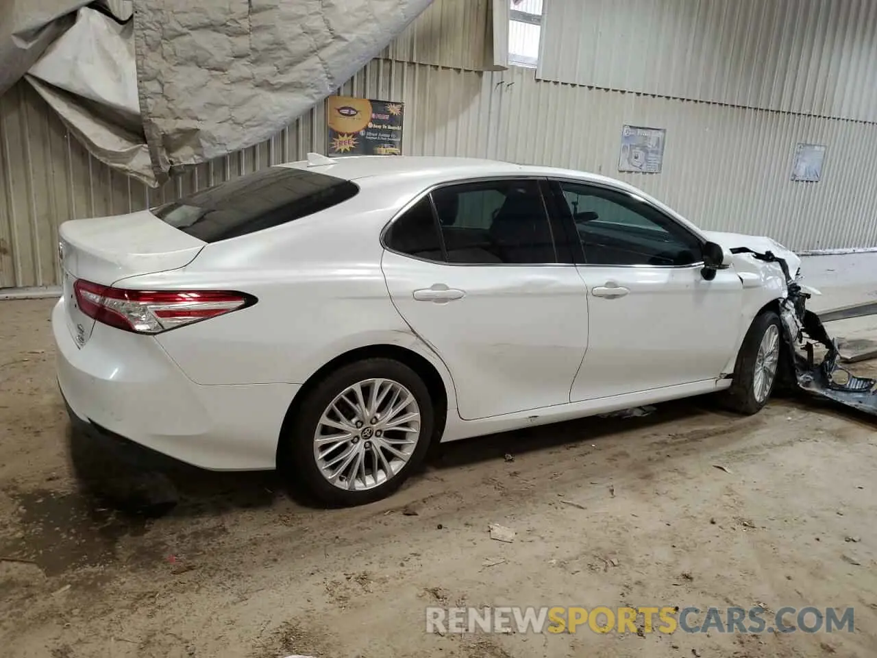 3 Photograph of a damaged car 4T1F31AKXLU533943 TOYOTA CAMRY 2020