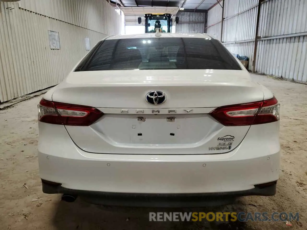 6 Photograph of a damaged car 4T1F31AKXLU533943 TOYOTA CAMRY 2020