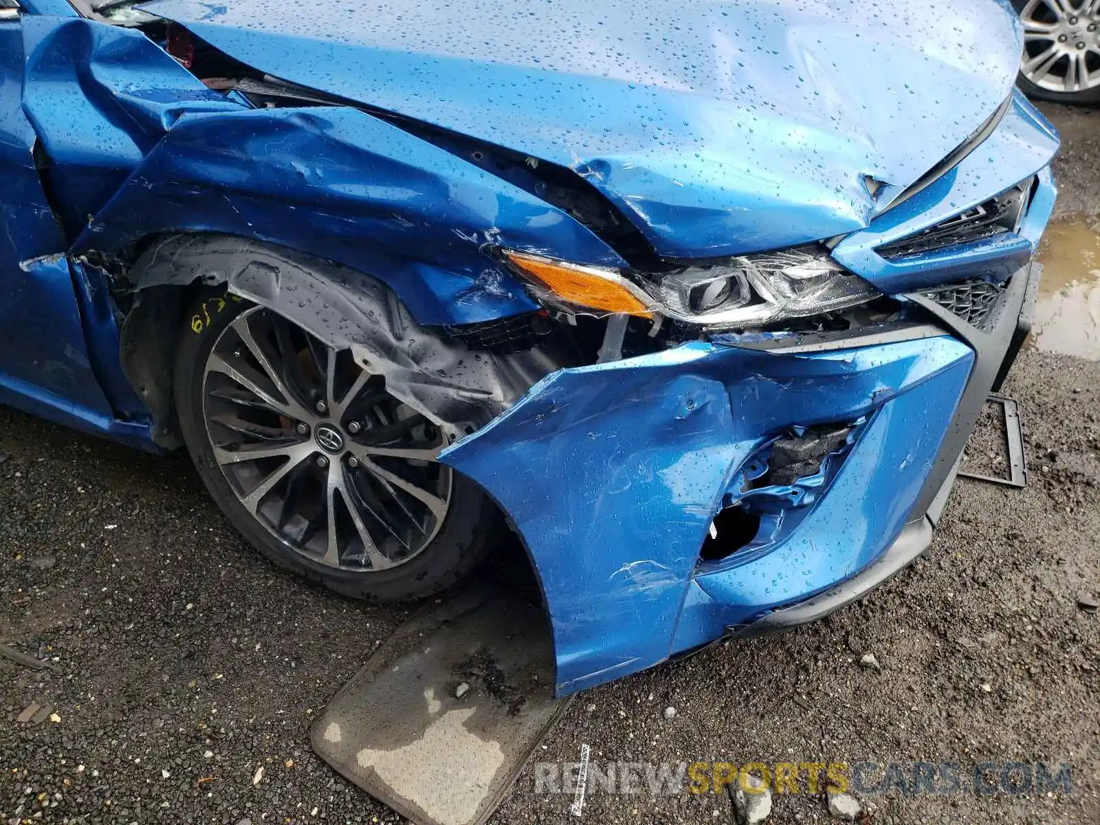 9 Photograph of a damaged car 4T1G11AK0LU303967 TOYOTA CAMRY 2020