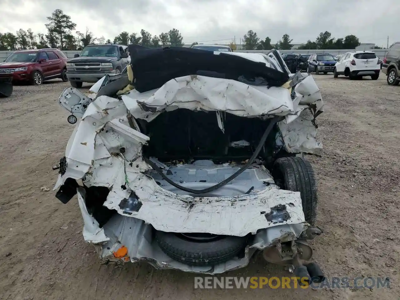 9 Photograph of a damaged car 4T1G11AK0LU305332 TOYOTA CAMRY 2020