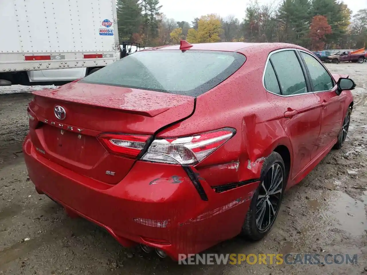 4 Photograph of a damaged car 4T1G11AK0LU307324 TOYOTA CAMRY 2020