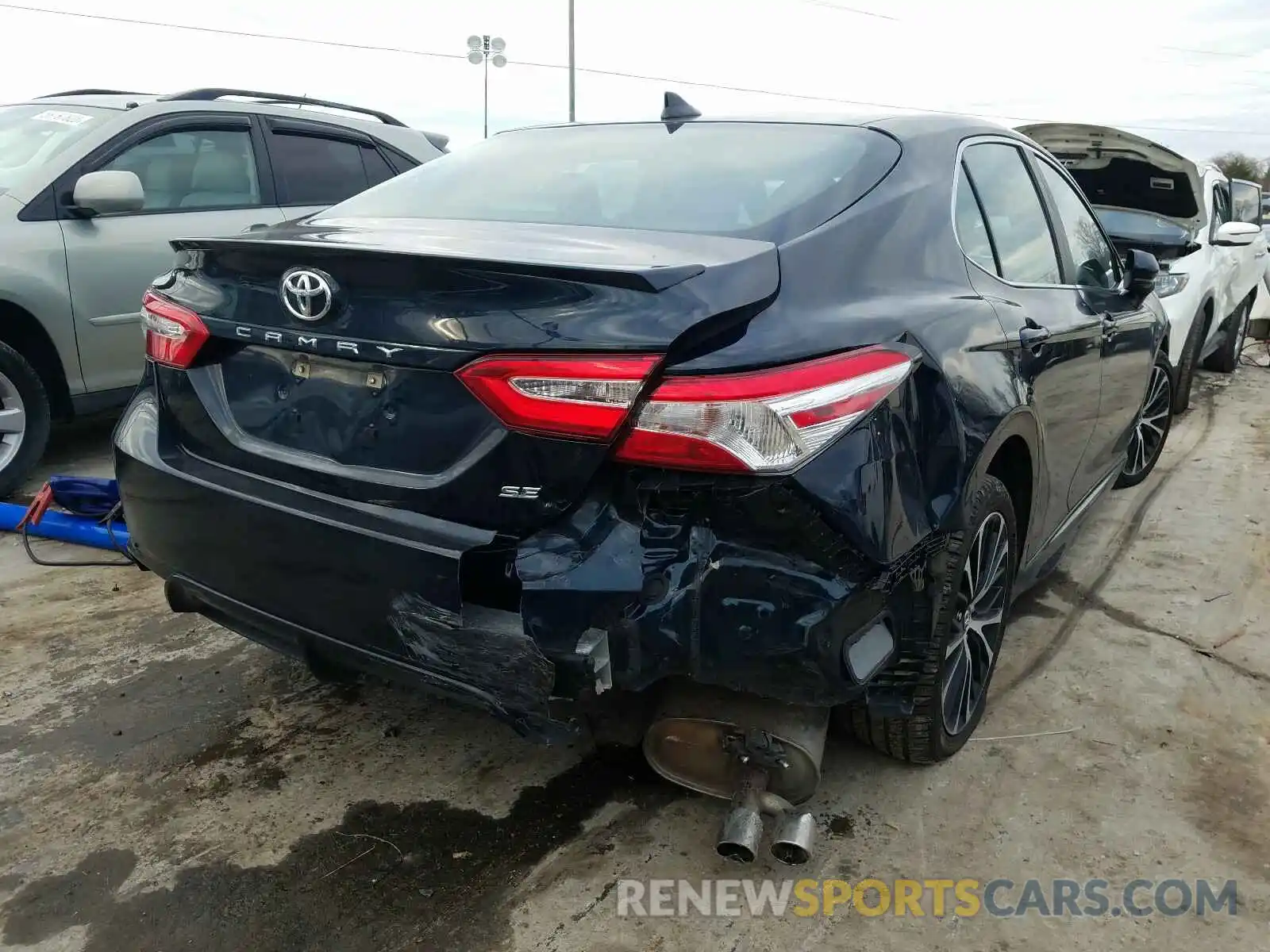 4 Photograph of a damaged car 4T1G11AK0LU307825 TOYOTA CAMRY 2020