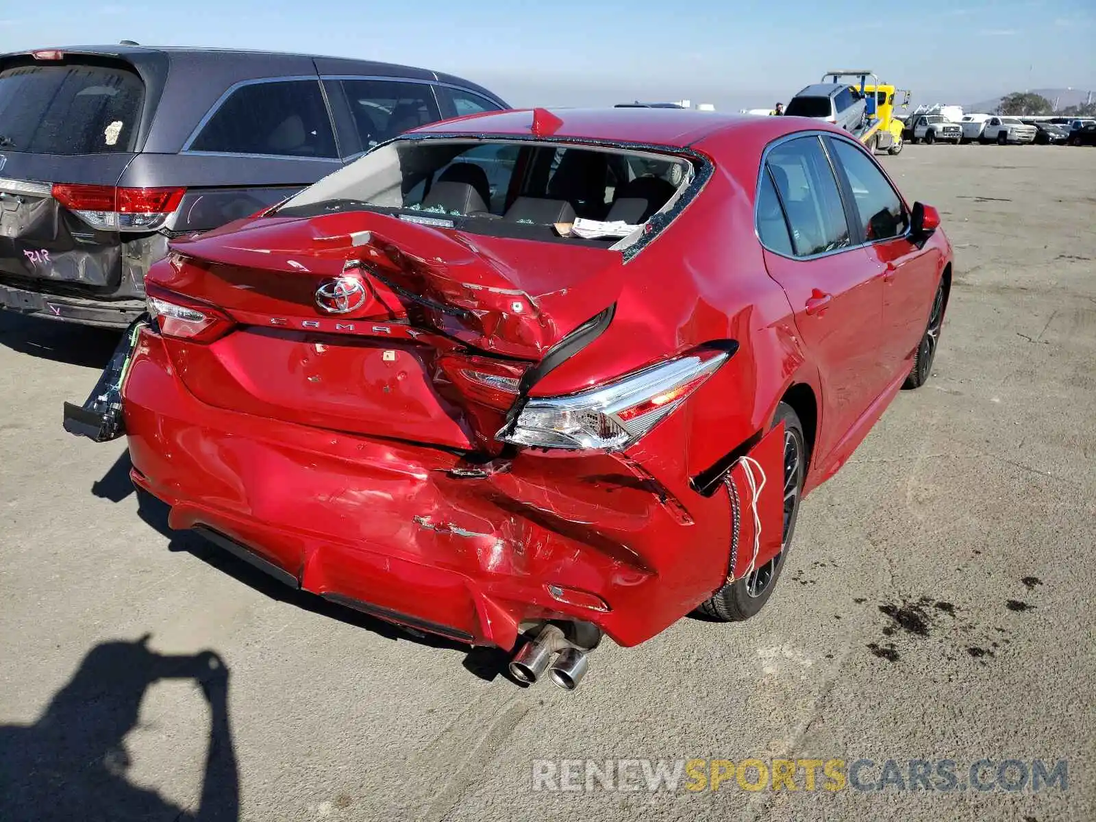 4 Photograph of a damaged car 4T1G11AK0LU315780 TOYOTA CAMRY 2020