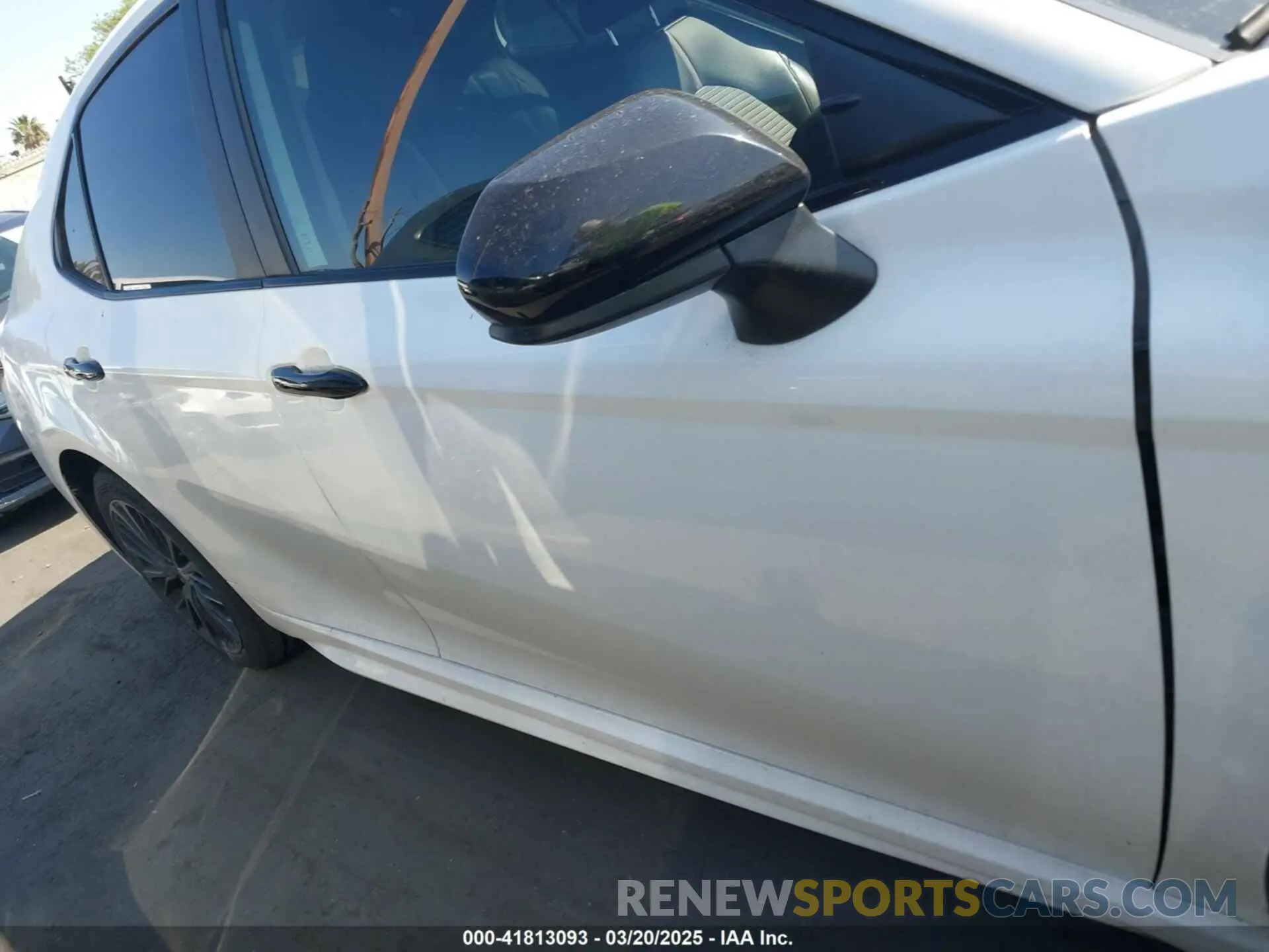 13 Photograph of a damaged car 4T1G11AK0LU321546 TOYOTA CAMRY 2020