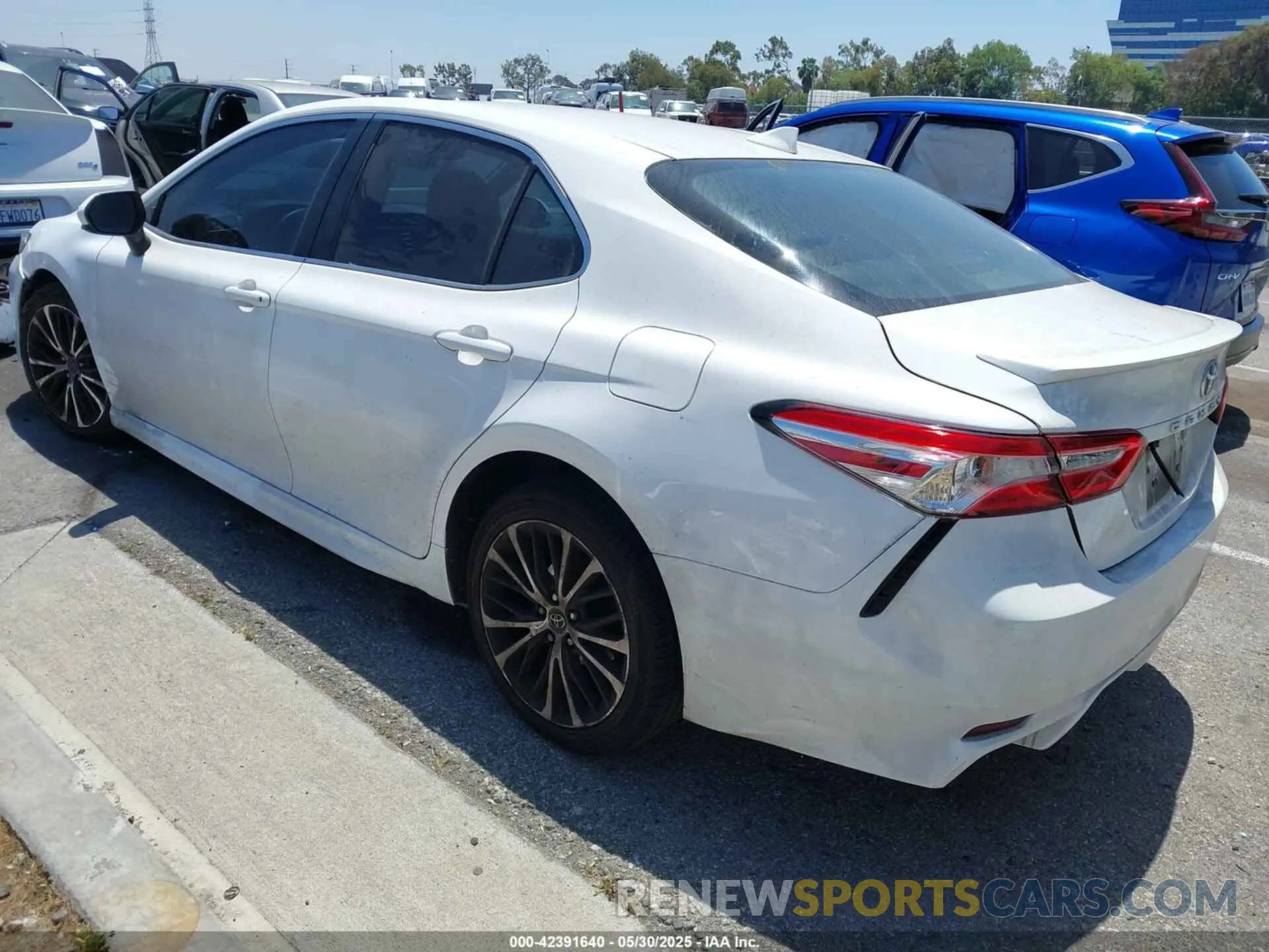 3 Photograph of a damaged car 4T1G11AK0LU327363 TOYOTA CAMRY 2020