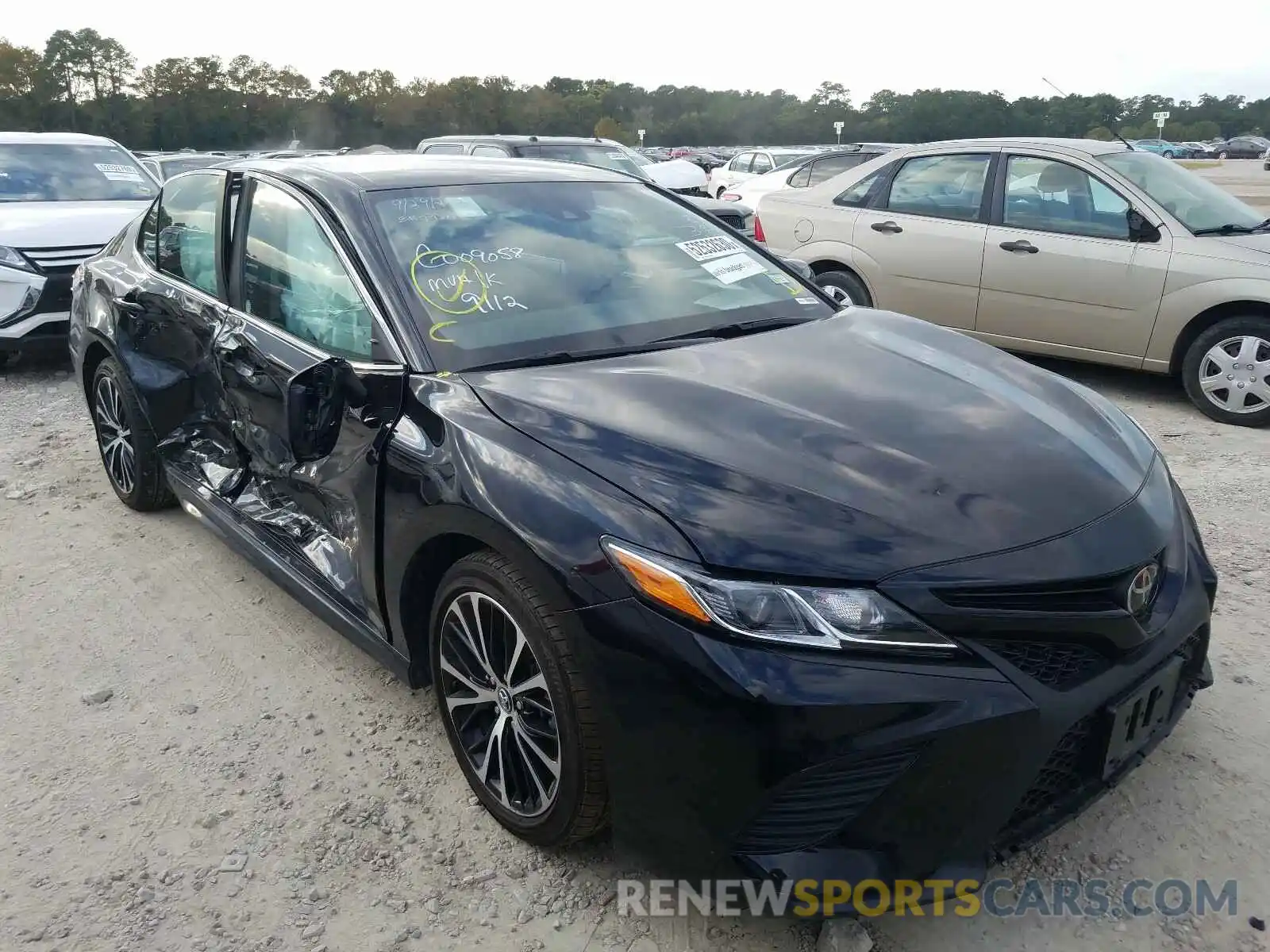 1 Photograph of a damaged car 4T1G11AK0LU332790 TOYOTA CAMRY 2020