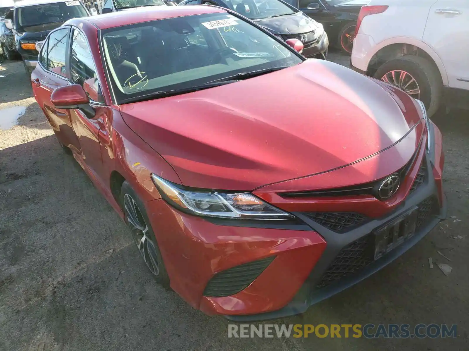 1 Photograph of a damaged car 4T1G11AK0LU333454 TOYOTA CAMRY 2020