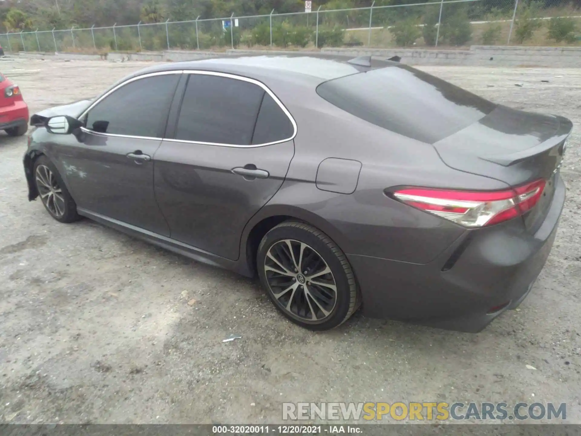 3 Photograph of a damaged car 4T1G11AK0LU337696 TOYOTA CAMRY 2020