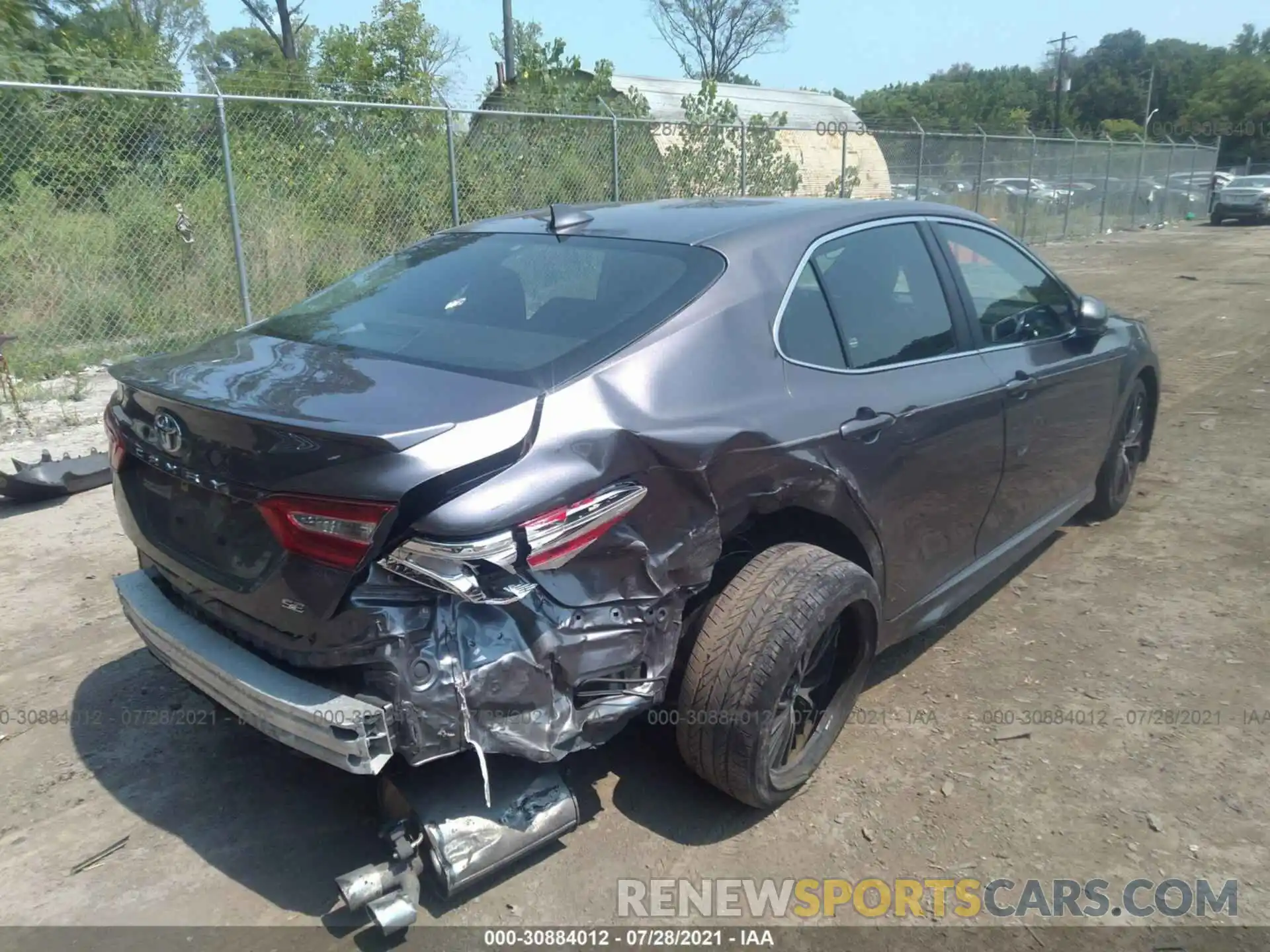 4 Photograph of a damaged car 4T1G11AK0LU338671 TOYOTA CAMRY 2020