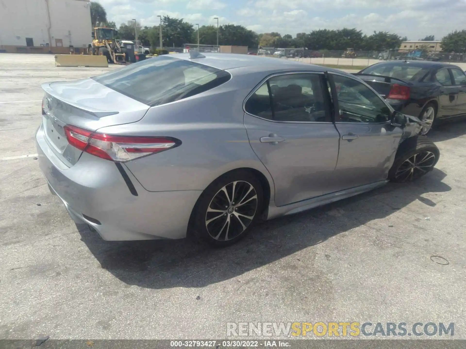 4 Photograph of a damaged car 4T1G11AK0LU344311 TOYOTA CAMRY 2020