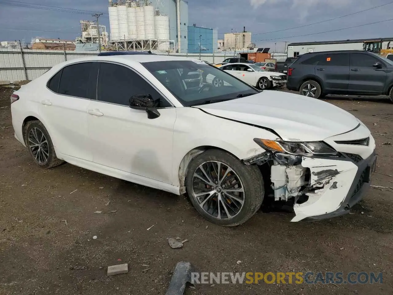 4 Photograph of a damaged car 4T1G11AK0LU348634 TOYOTA CAMRY 2020