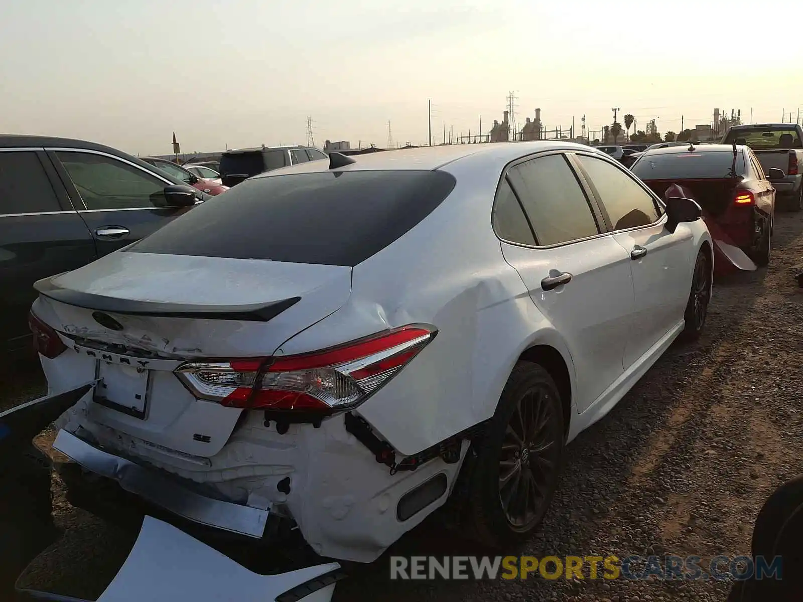 4 Photograph of a damaged car 4T1G11AK0LU351663 TOYOTA CAMRY 2020