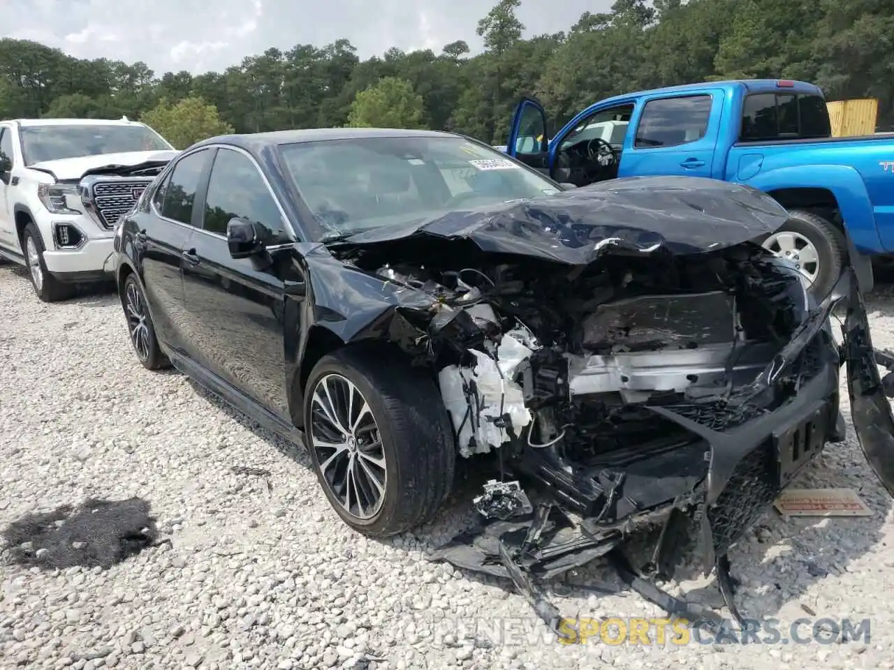 1 Photograph of a damaged car 4T1G11AK0LU353882 TOYOTA CAMRY 2020