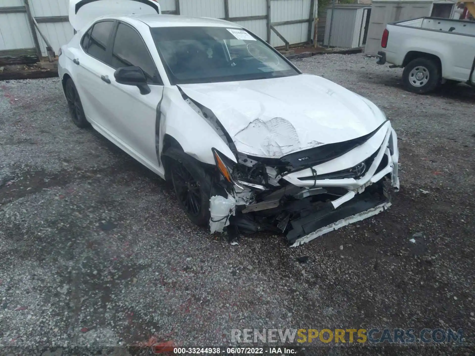 6 Photograph of a damaged car 4T1G11AK0LU357642 TOYOTA CAMRY 2020