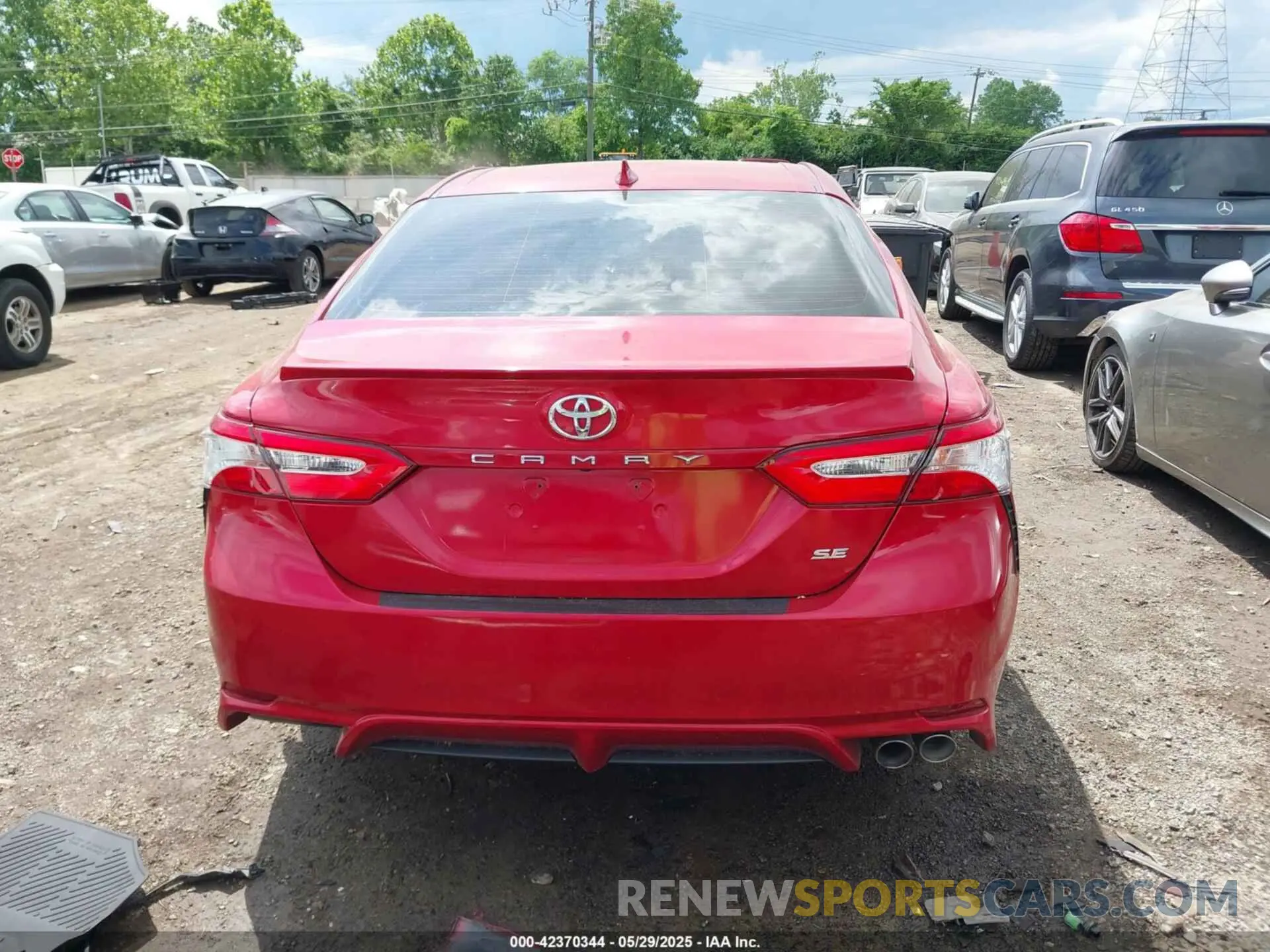17 Photograph of a damaged car 4T1G11AK0LU367216 TOYOTA CAMRY 2020