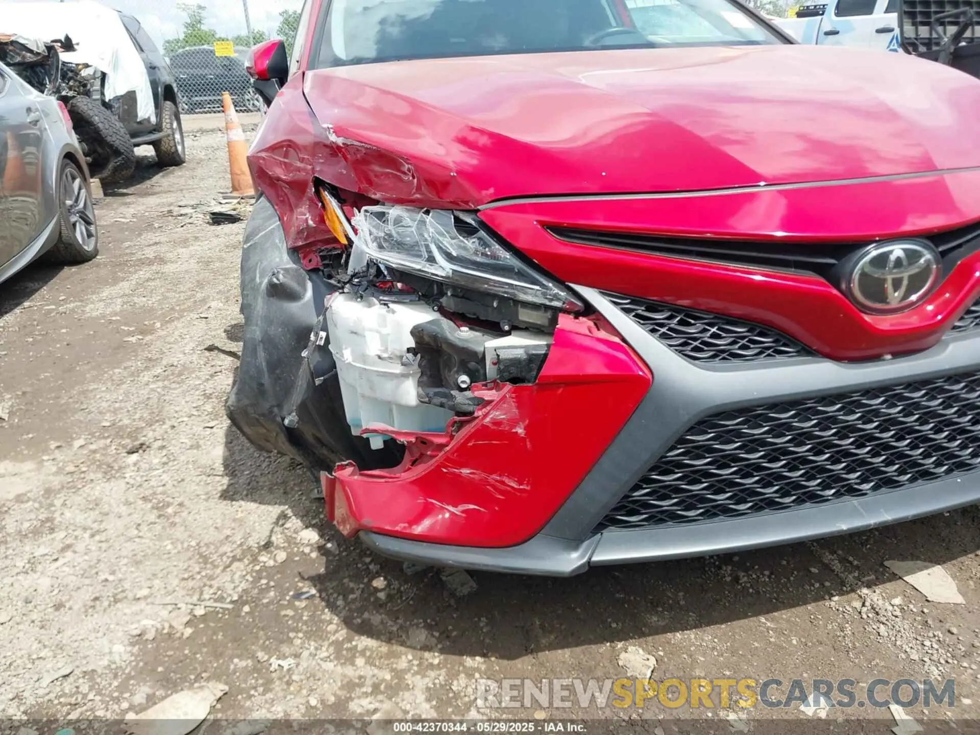 6 Photograph of a damaged car 4T1G11AK0LU367216 TOYOTA CAMRY 2020