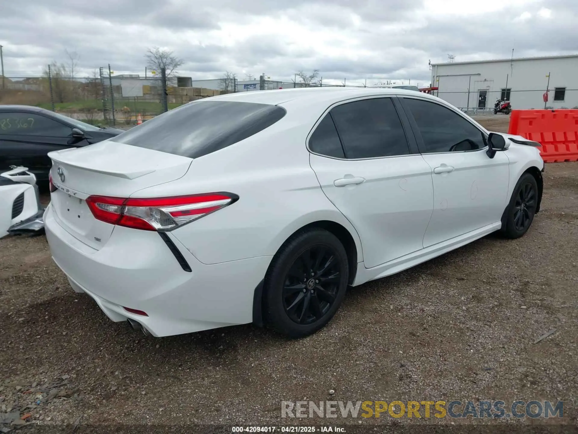 4 Photograph of a damaged car 4T1G11AK0LU381651 TOYOTA CAMRY 2020