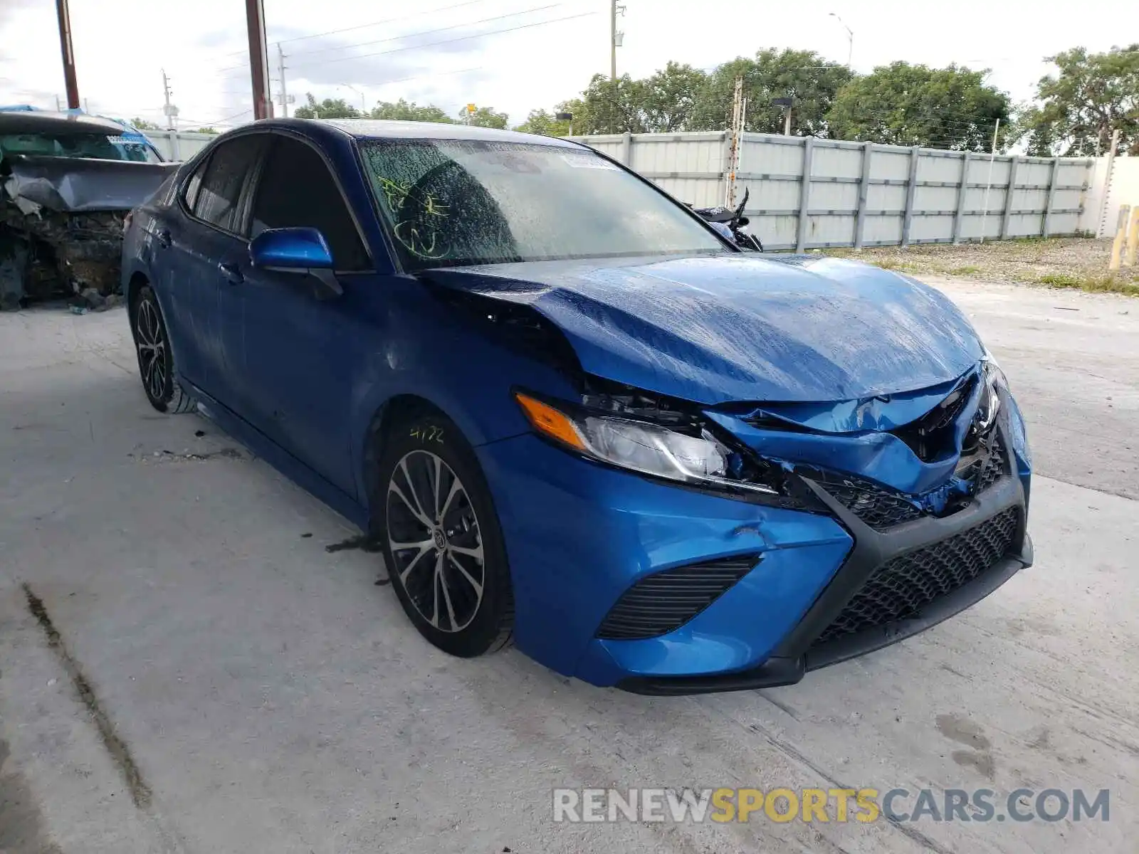 1 Photograph of a damaged car 4T1G11AK0LU384646 TOYOTA CAMRY 2020