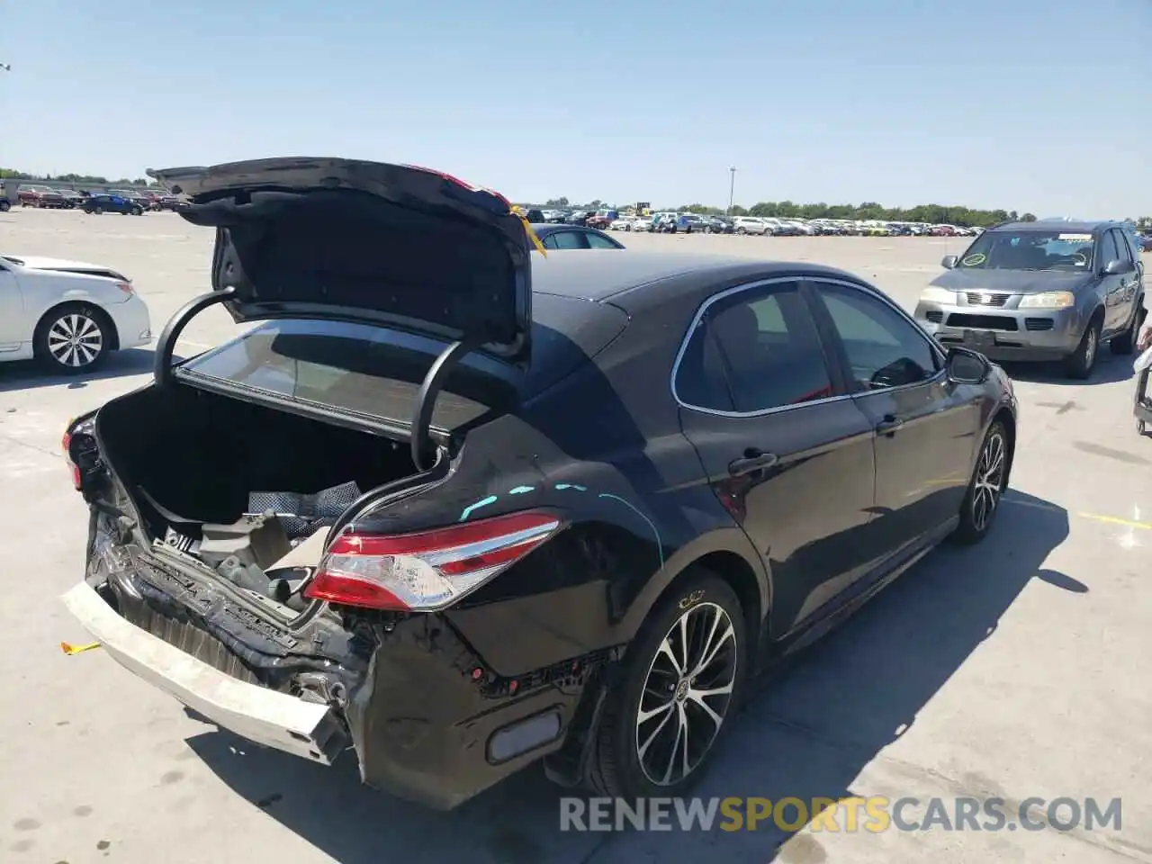 4 Photograph of a damaged car 4T1G11AK0LU388079 TOYOTA CAMRY 2020