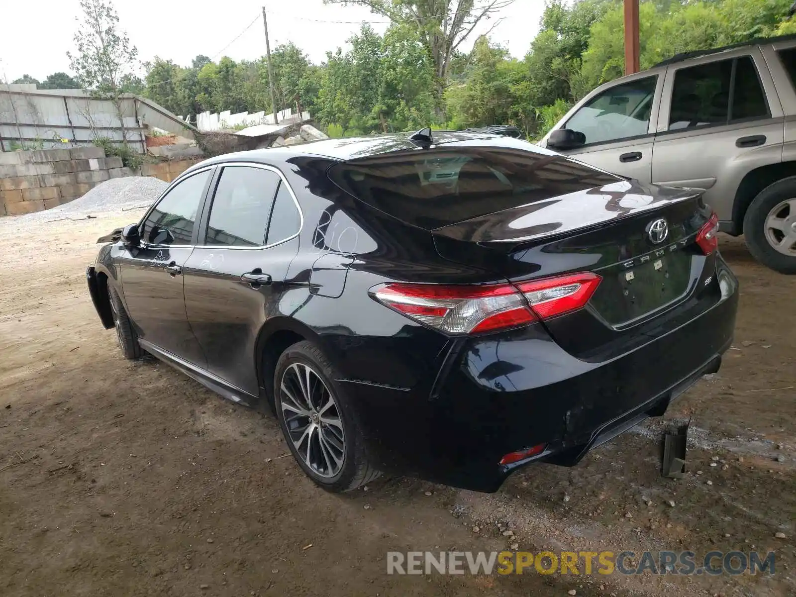 3 Photograph of a damaged car 4T1G11AK0LU504090 TOYOTA CAMRY 2020