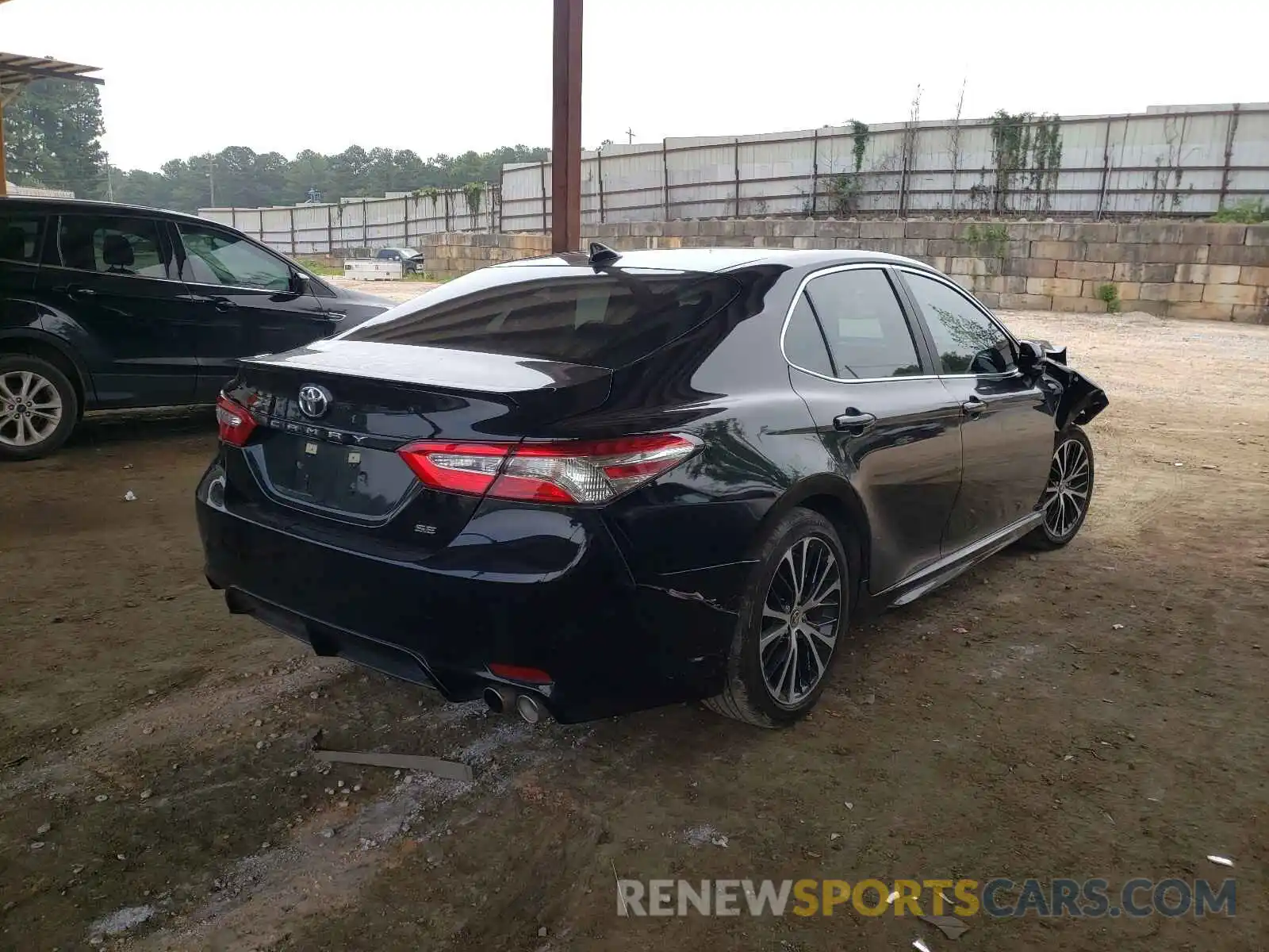 4 Photograph of a damaged car 4T1G11AK0LU504090 TOYOTA CAMRY 2020