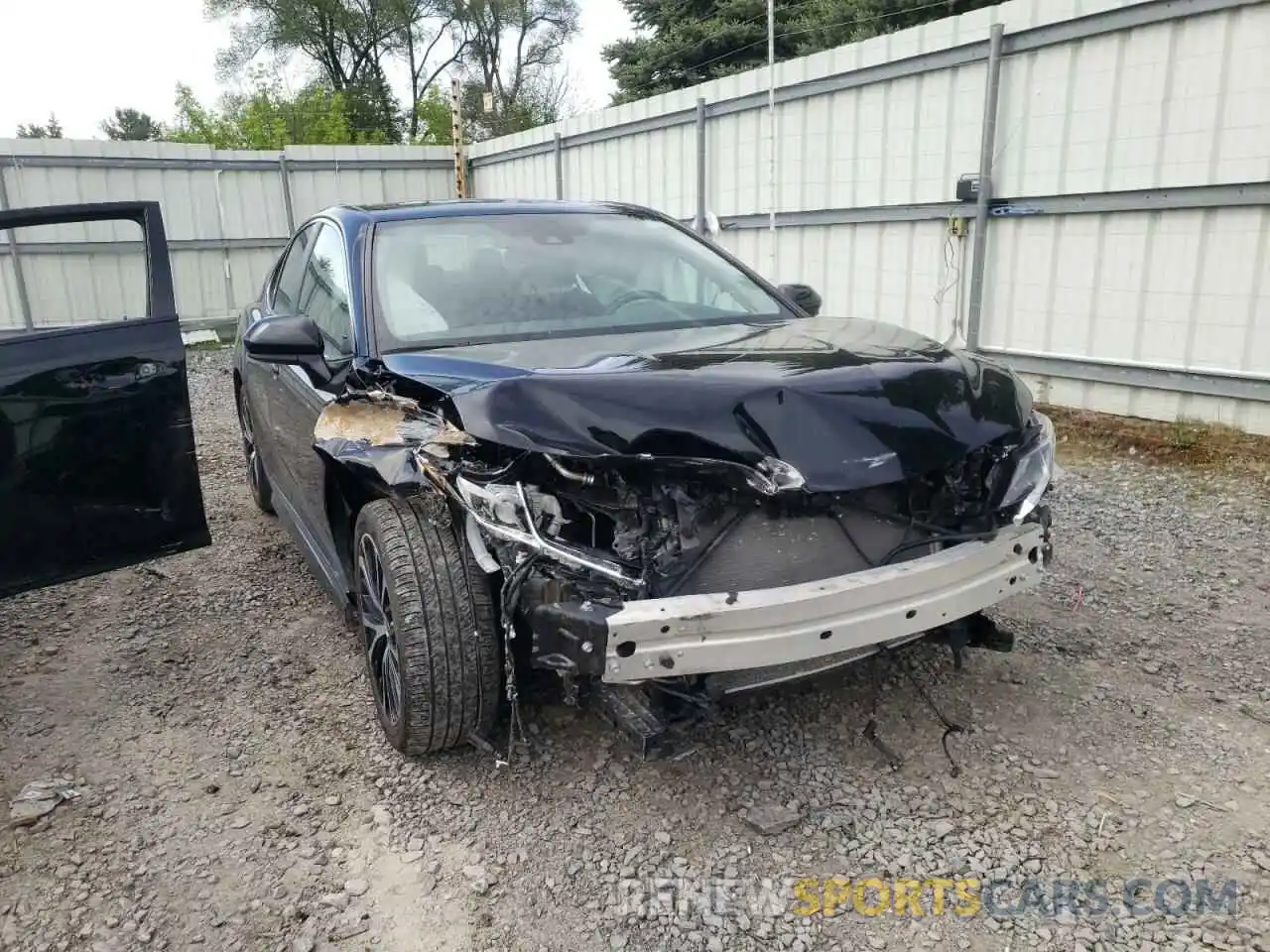 1 Photograph of a damaged car 4T1G11AK0LU505577 TOYOTA CAMRY 2020