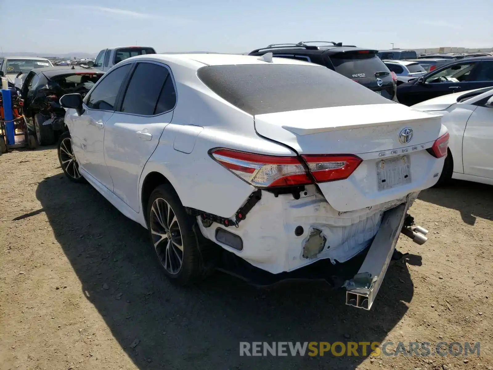 3 Photograph of a damaged car 4T1G11AK0LU505868 TOYOTA CAMRY 2020