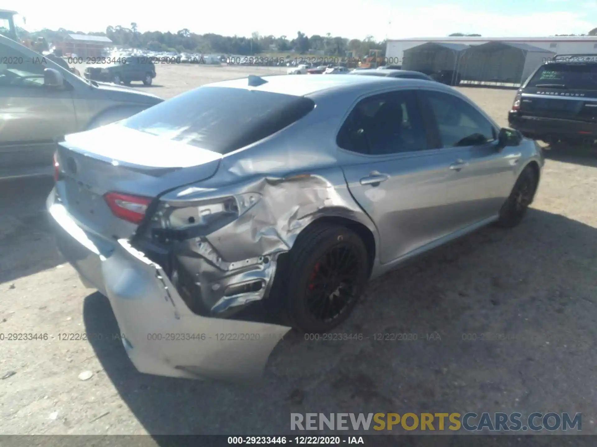 4 Photograph of a damaged car 4T1G11AK0LU865500 TOYOTA CAMRY 2020