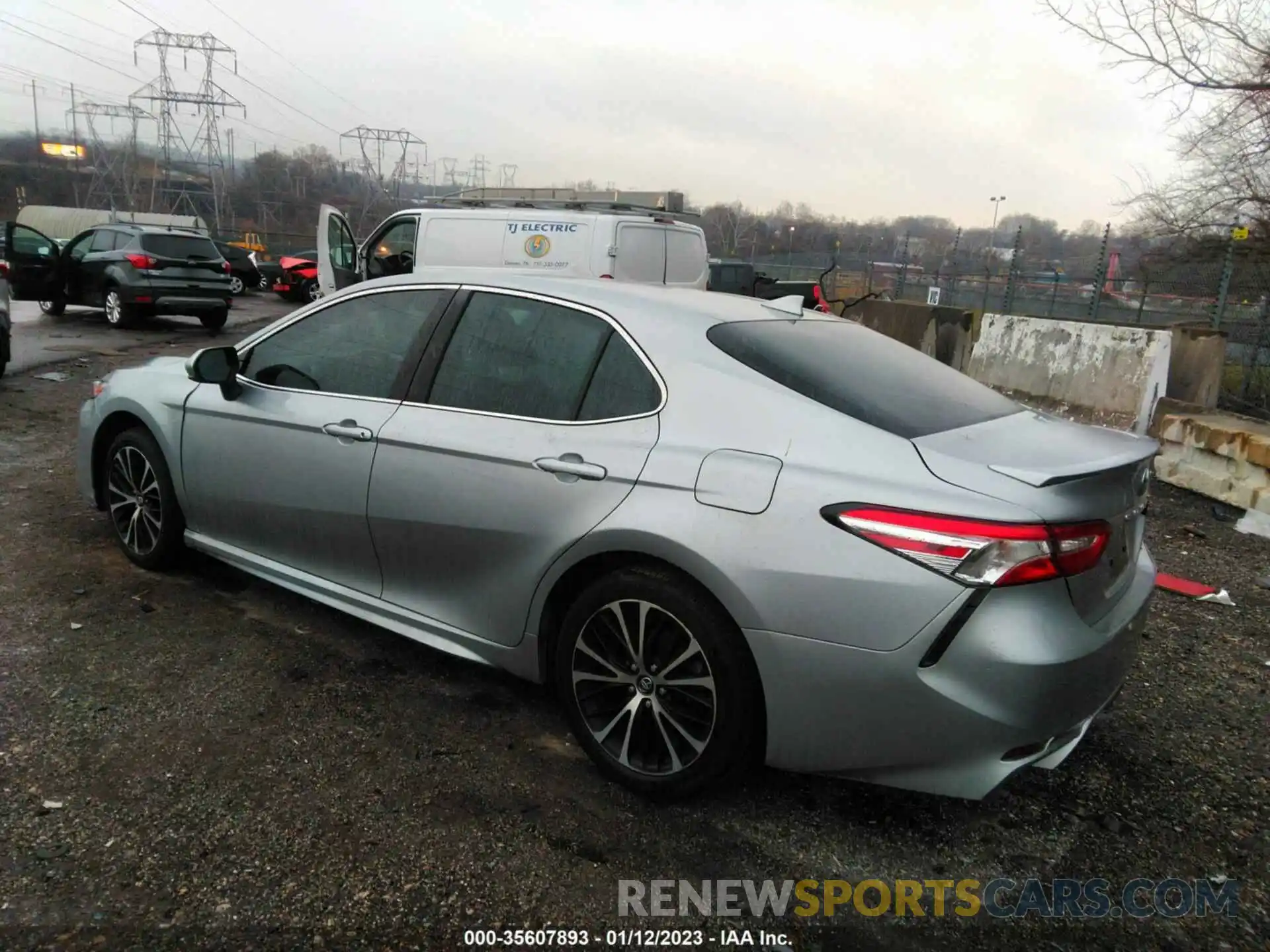 3 Photograph of a damaged car 4T1G11AK0LU867943 TOYOTA CAMRY 2020