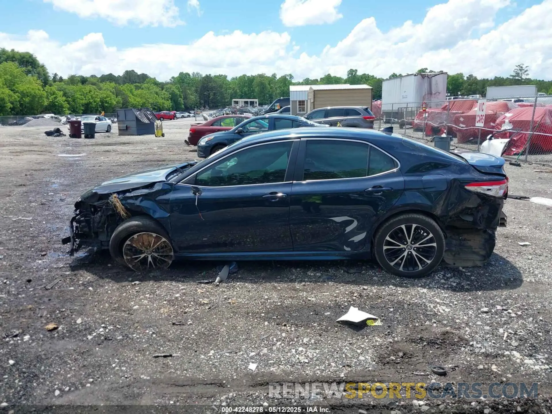 15 Photograph of a damaged car 4T1G11AK0LU873578 TOYOTA CAMRY 2020