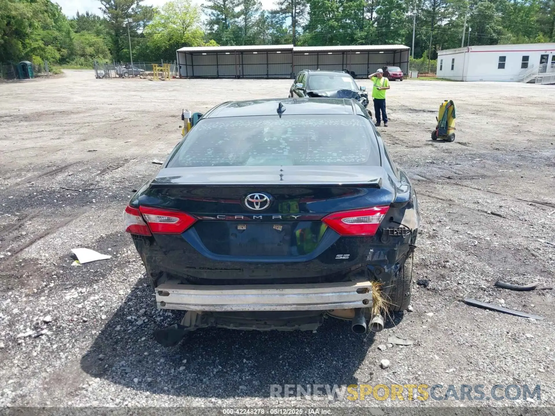 17 Photograph of a damaged car 4T1G11AK0LU873578 TOYOTA CAMRY 2020