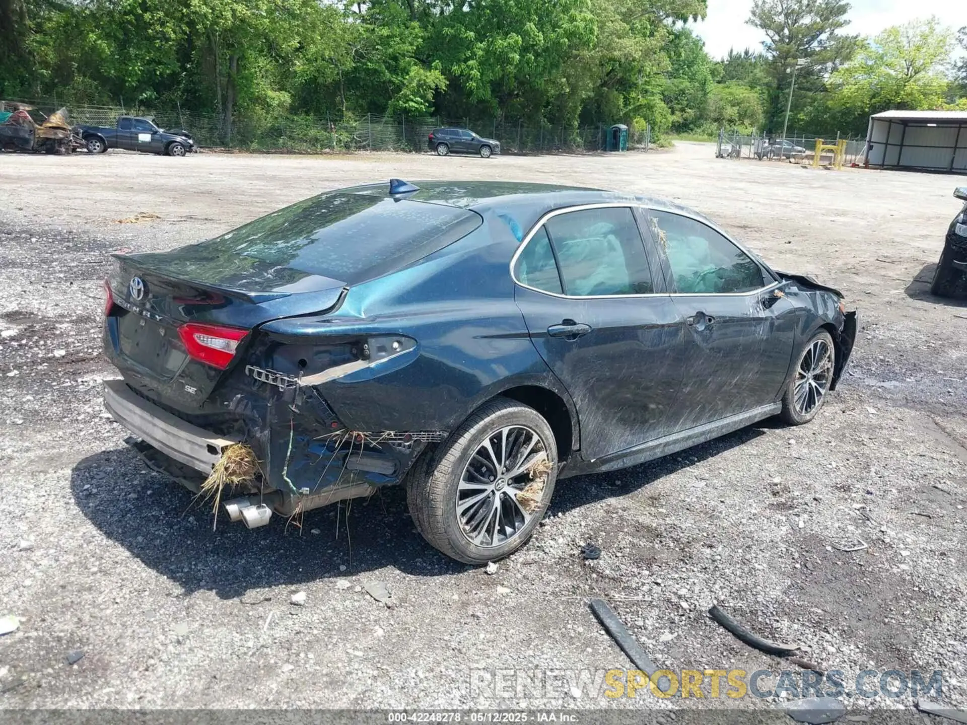 4 Photograph of a damaged car 4T1G11AK0LU873578 TOYOTA CAMRY 2020