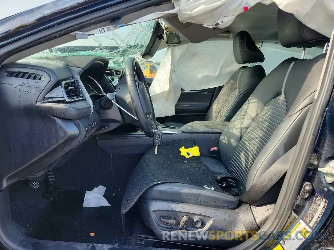 7 Photograph of a damaged car 4T1G11AK0LU878781 TOYOTA CAMRY 2020