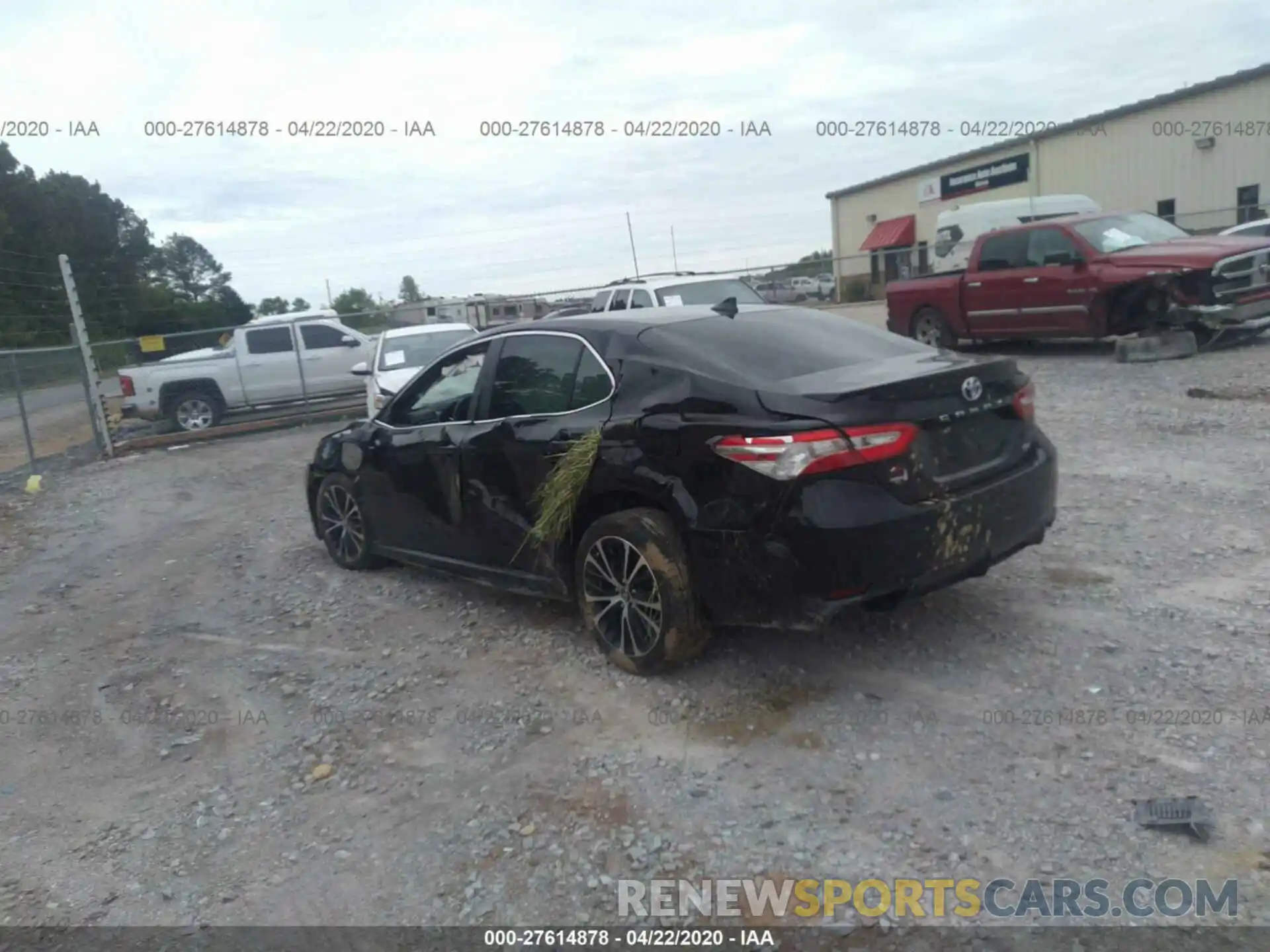 3 Photograph of a damaged car 4T1G11AK0LU882913 TOYOTA CAMRY 2020