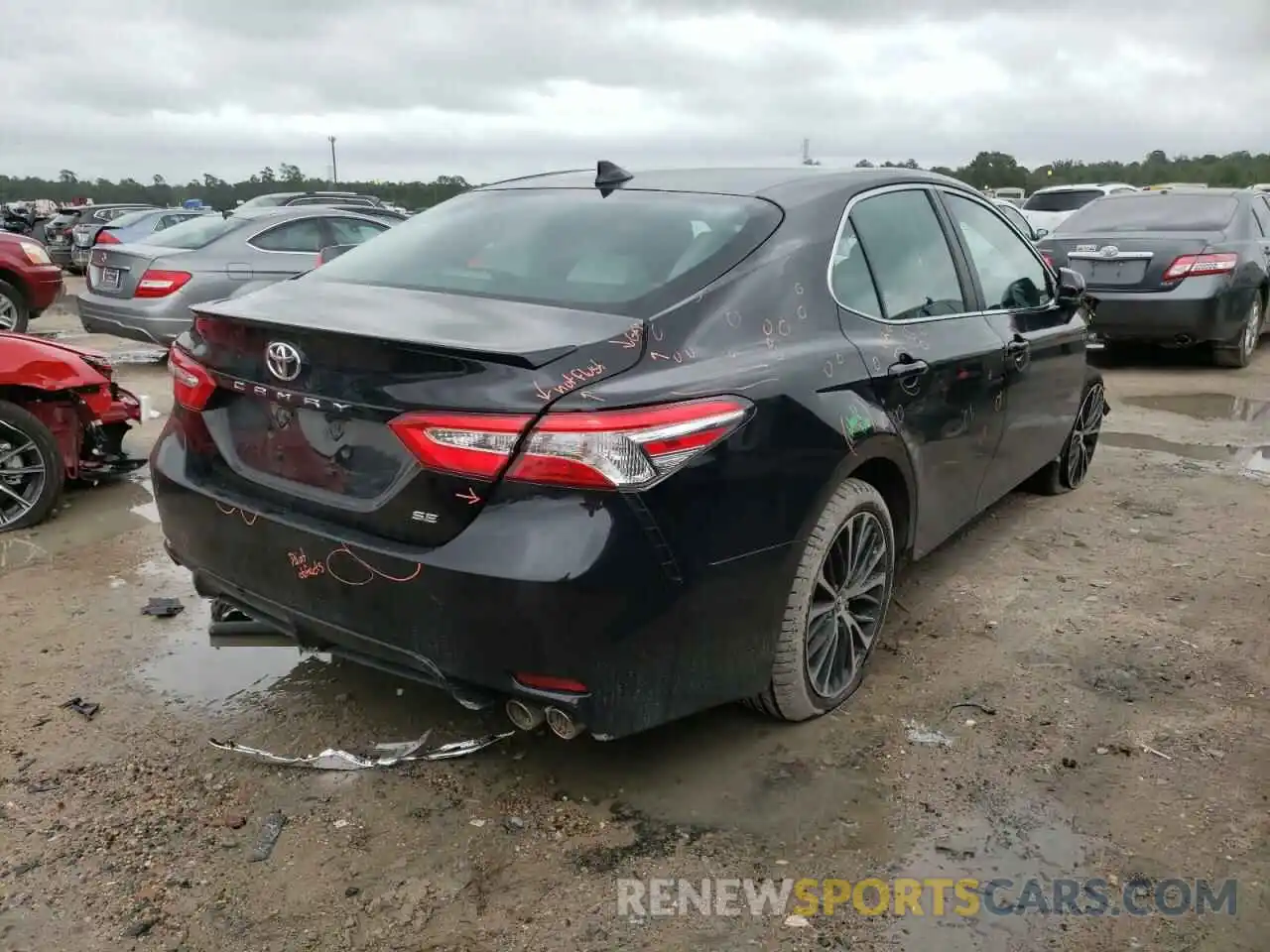 4 Photograph of a damaged car 4T1G11AK0LU889005 TOYOTA CAMRY 2020