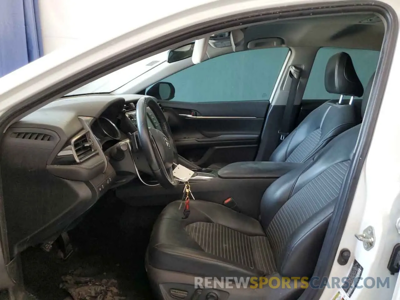 7 Photograph of a damaged car 4T1G11AK0LU891515 TOYOTA CAMRY 2020