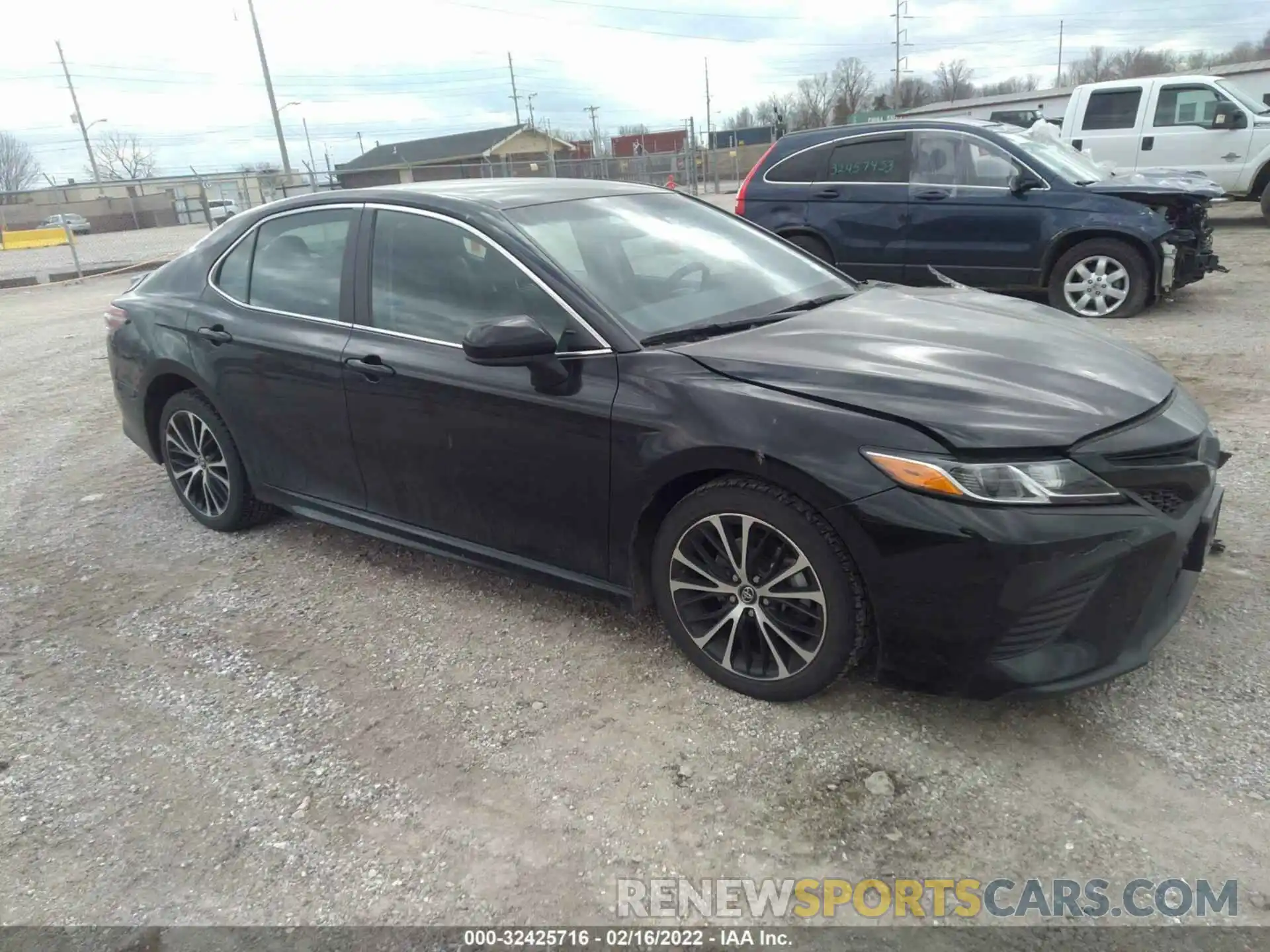 1 Photograph of a damaged car 4T1G11AK0LU895869 TOYOTA CAMRY 2020