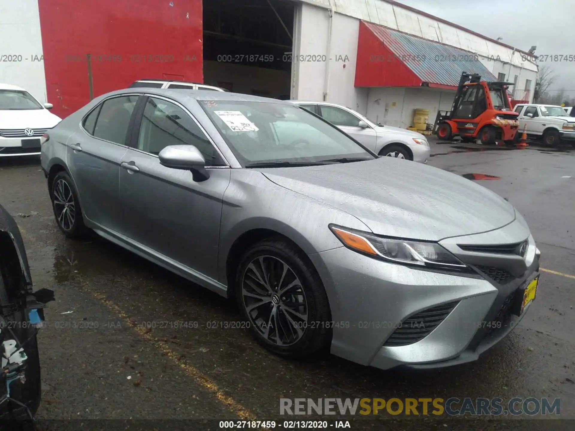 1 Photograph of a damaged car 4T1G11AK0LU898108 TOYOTA CAMRY 2020