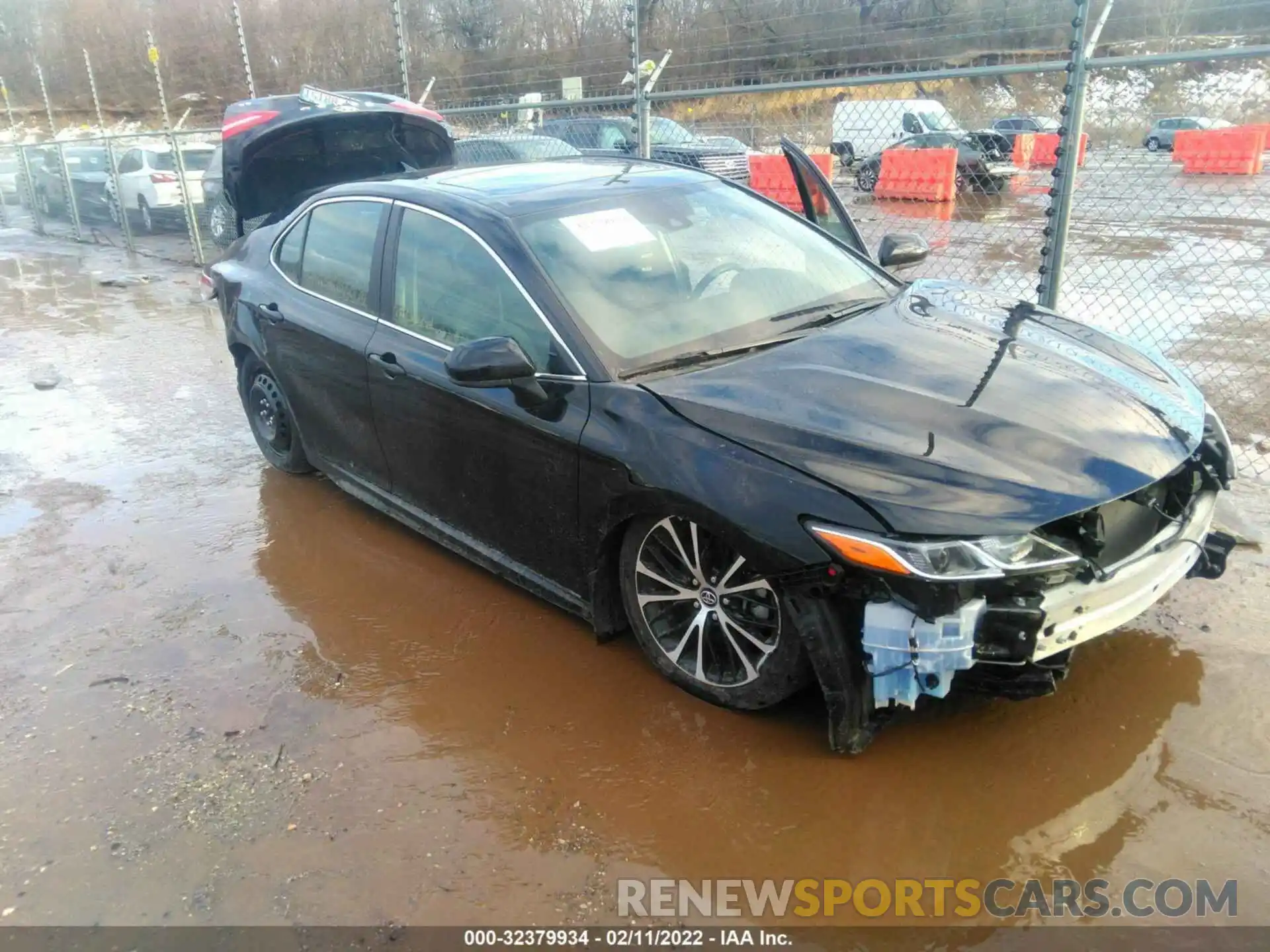 1 Photograph of a damaged car 4T1G11AK0LU898366 TOYOTA CAMRY 2020