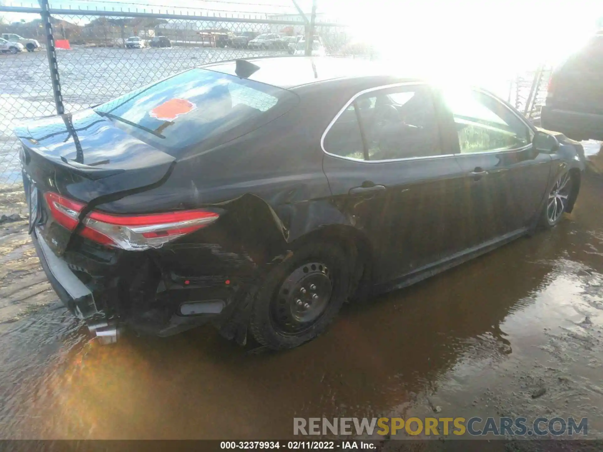 4 Photograph of a damaged car 4T1G11AK0LU898366 TOYOTA CAMRY 2020