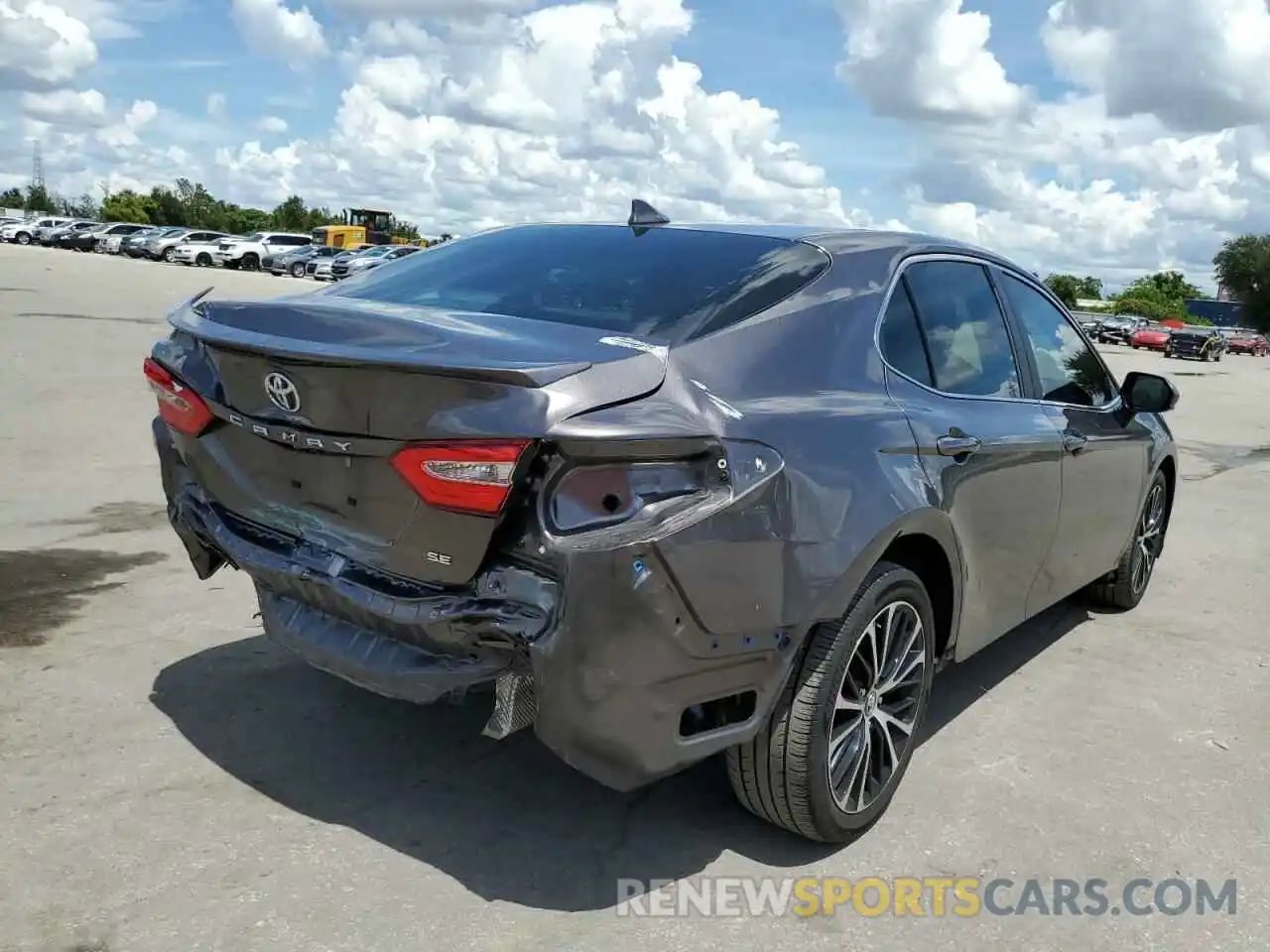 4 Photograph of a damaged car 4T1G11AK0LU919930 TOYOTA CAMRY 2020